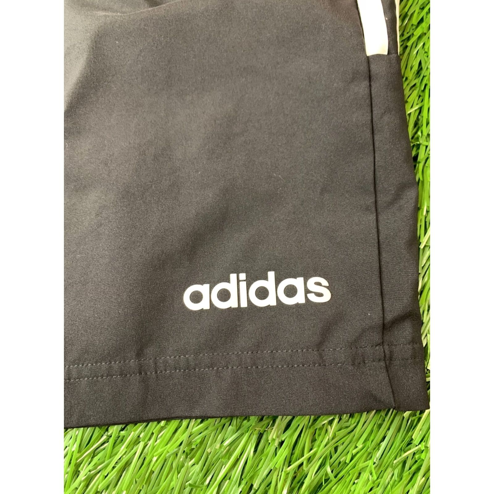Adidas ADIDAS Performance 2019 Men Sport Training Shorts XS Solid Training Men XS Black and White 2019 Adidas Perdormance Size US 27 - 2 Thumbnail