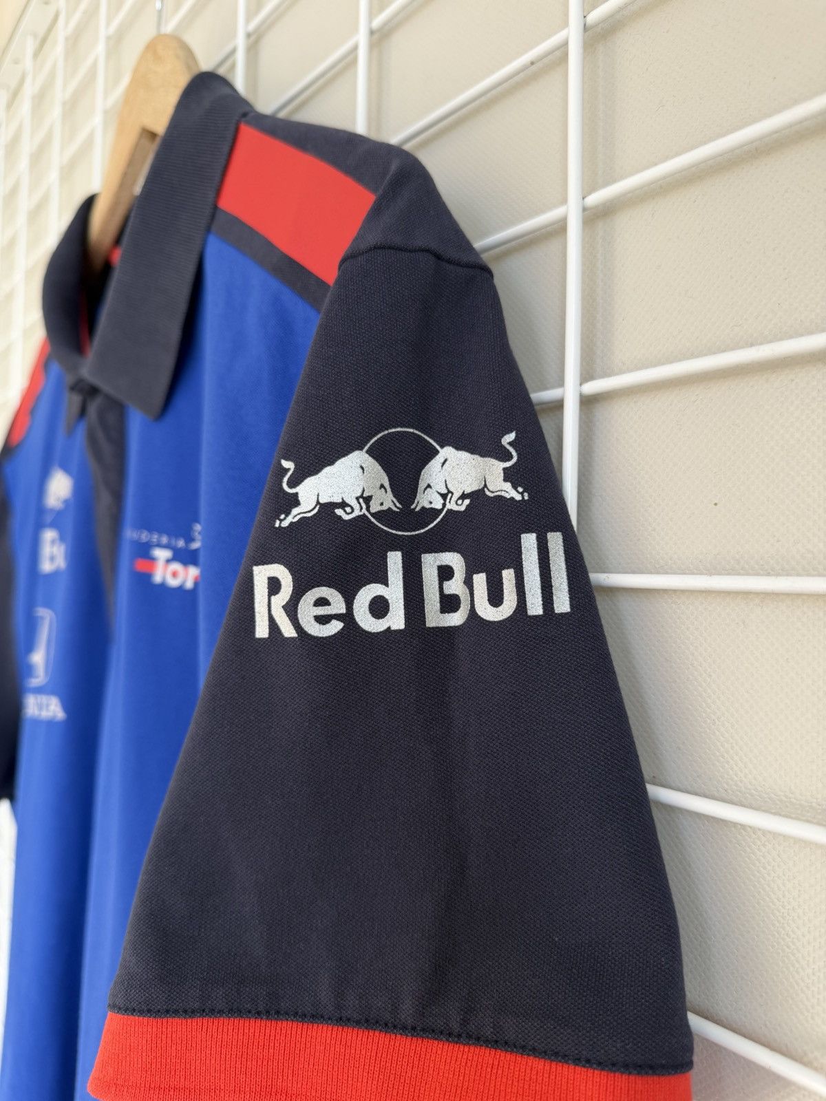 Red Bull Scuderia Red Bull Toro Rosso Racing Shirt Mens Size L/XL Size US XL / EU 56 / 4 - 10 Thumbnail