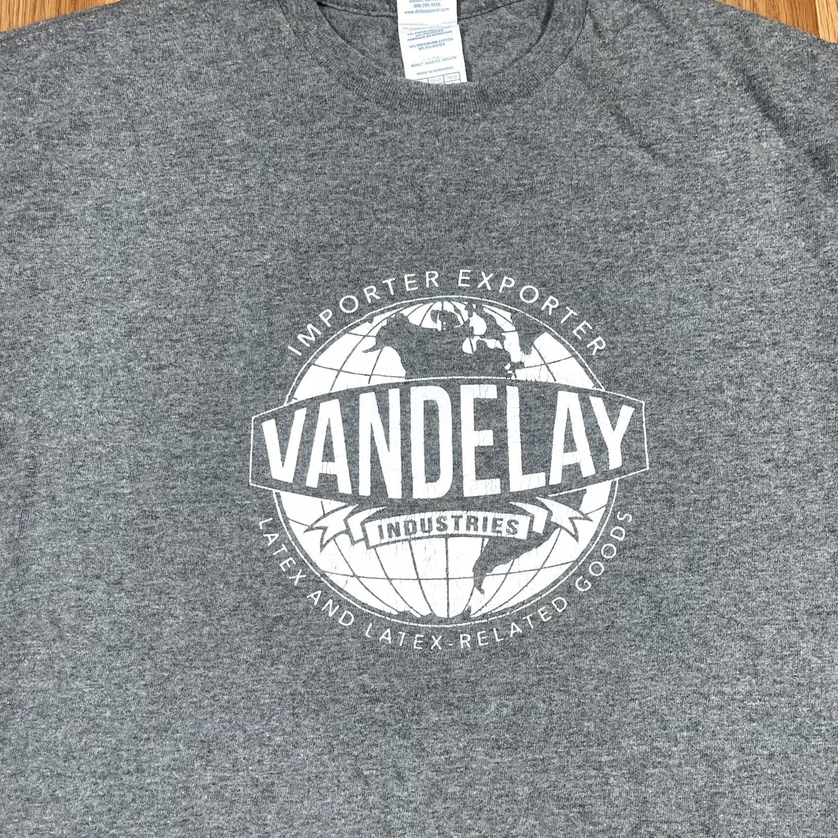 Delta Delta T-Shirt Adults L Gray Pro Weight Vandelay Industries Poly-Cotton Shirt Unisex Adults L Gray Classic Short Sleeve Crew Neck Logo Accent 90s? Size US L / EU 52-54 / 3 - 2 Thumbnail