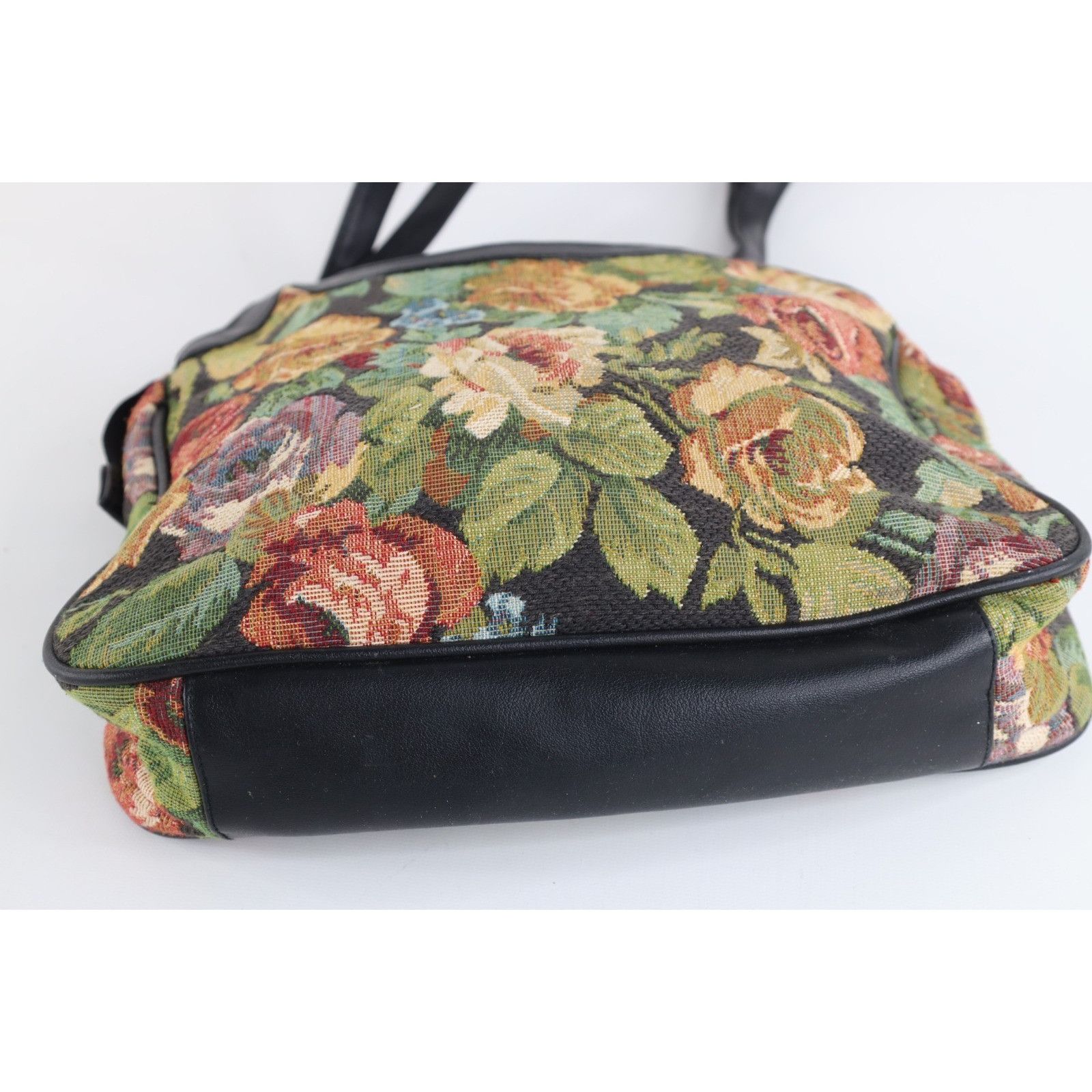 Vintage Vintage 90s Babydoll Leather Trim Flower Tapestry Purse Size ONE SIZE - 5 Thumbnail