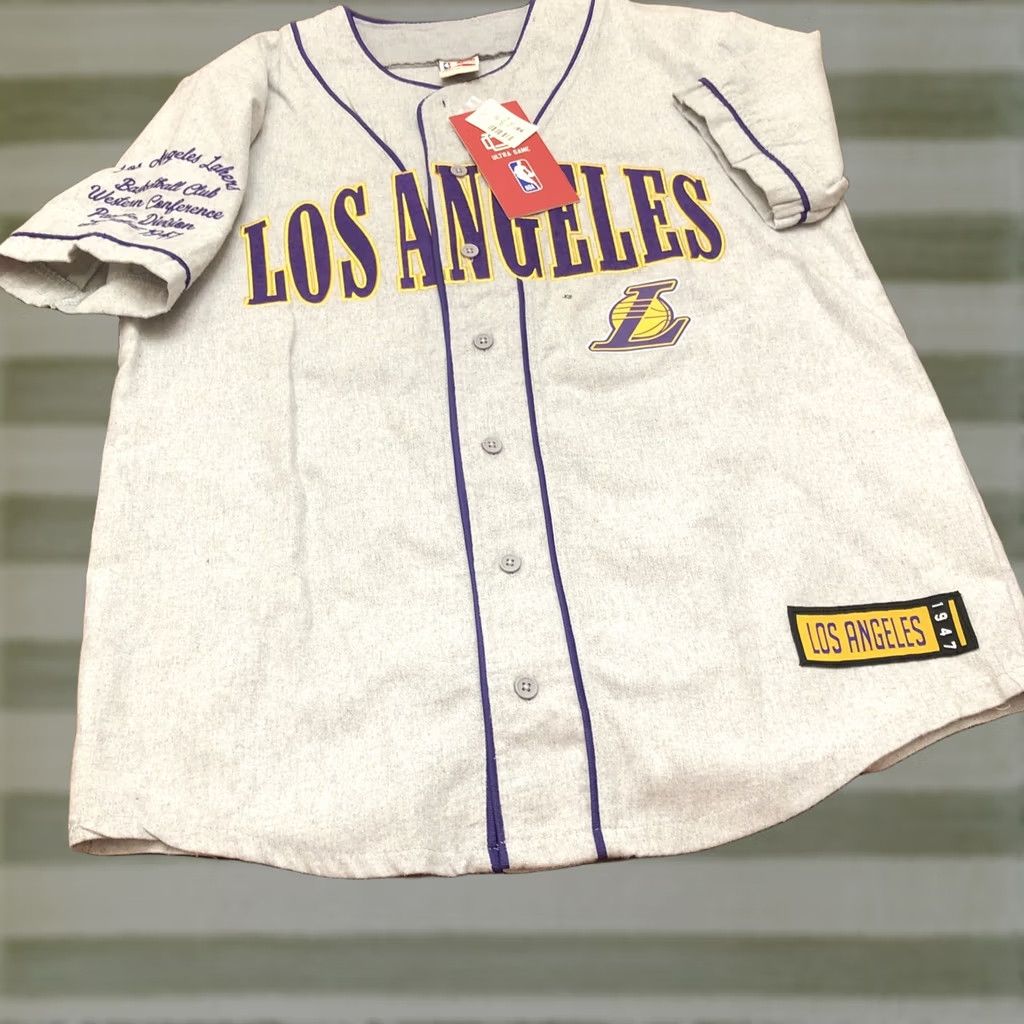 NBA NWT Ultra Game Los Angeles Lakers NBA Baseball Jersey XS Gray Mens size XS Baseball Jersey 41 in Chest 20.5" armpit to armpit 29 in length Size US XS / EU 42 / 0 - 1 Thumbnail