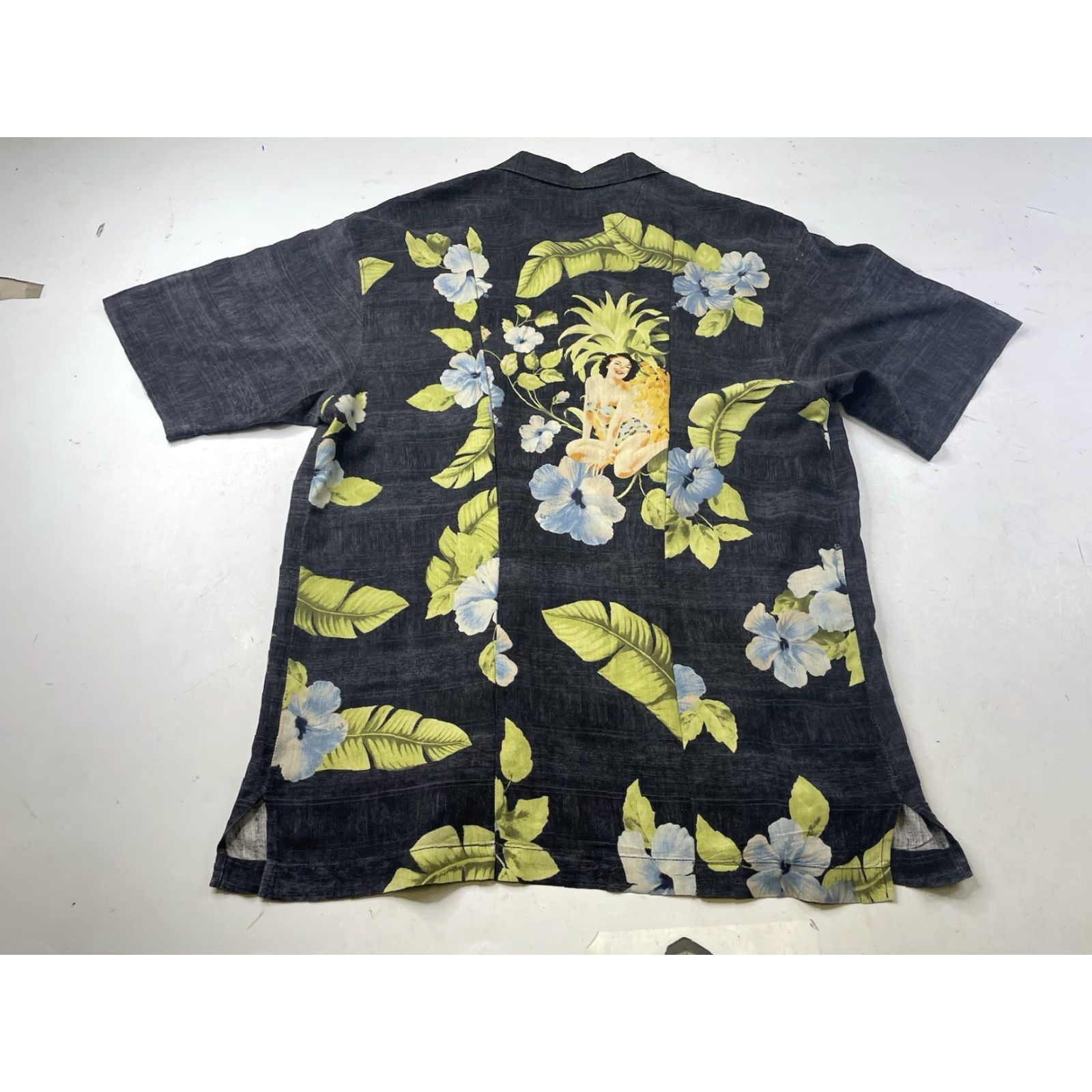 Tommy Bahama VINTAGE Tommy Bahama Short Sleeve Button Up Camp Shirt Silk Floral Pinup Girl Mens XL Size US XL / EU 56 / 4 - 2 Thumbnail