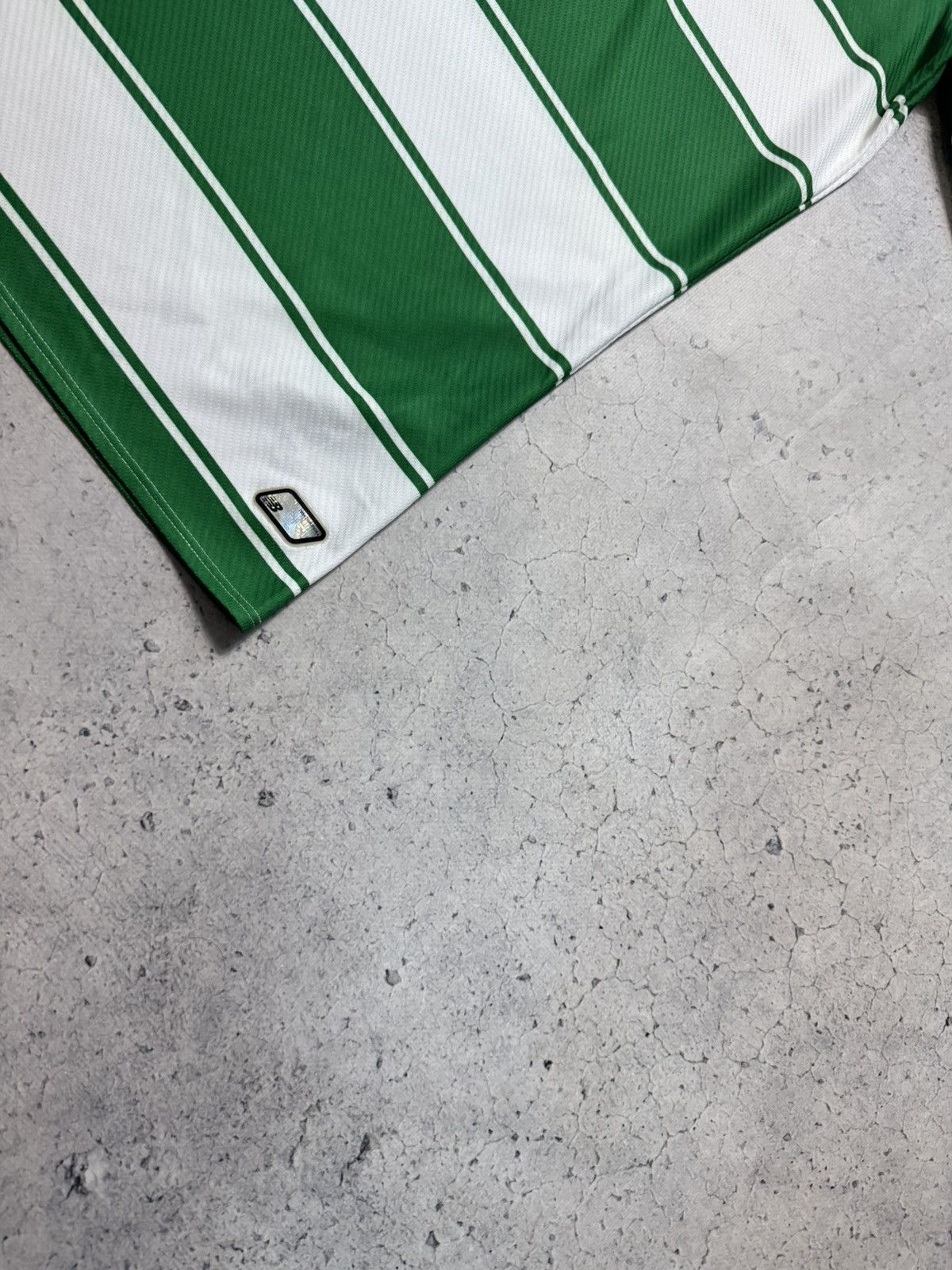 New Balance New Balance FC Celtic 2015/2016 Vintage Soccer Jersey Size US L / EU 52-54 / 3 - 4 Thumbnail