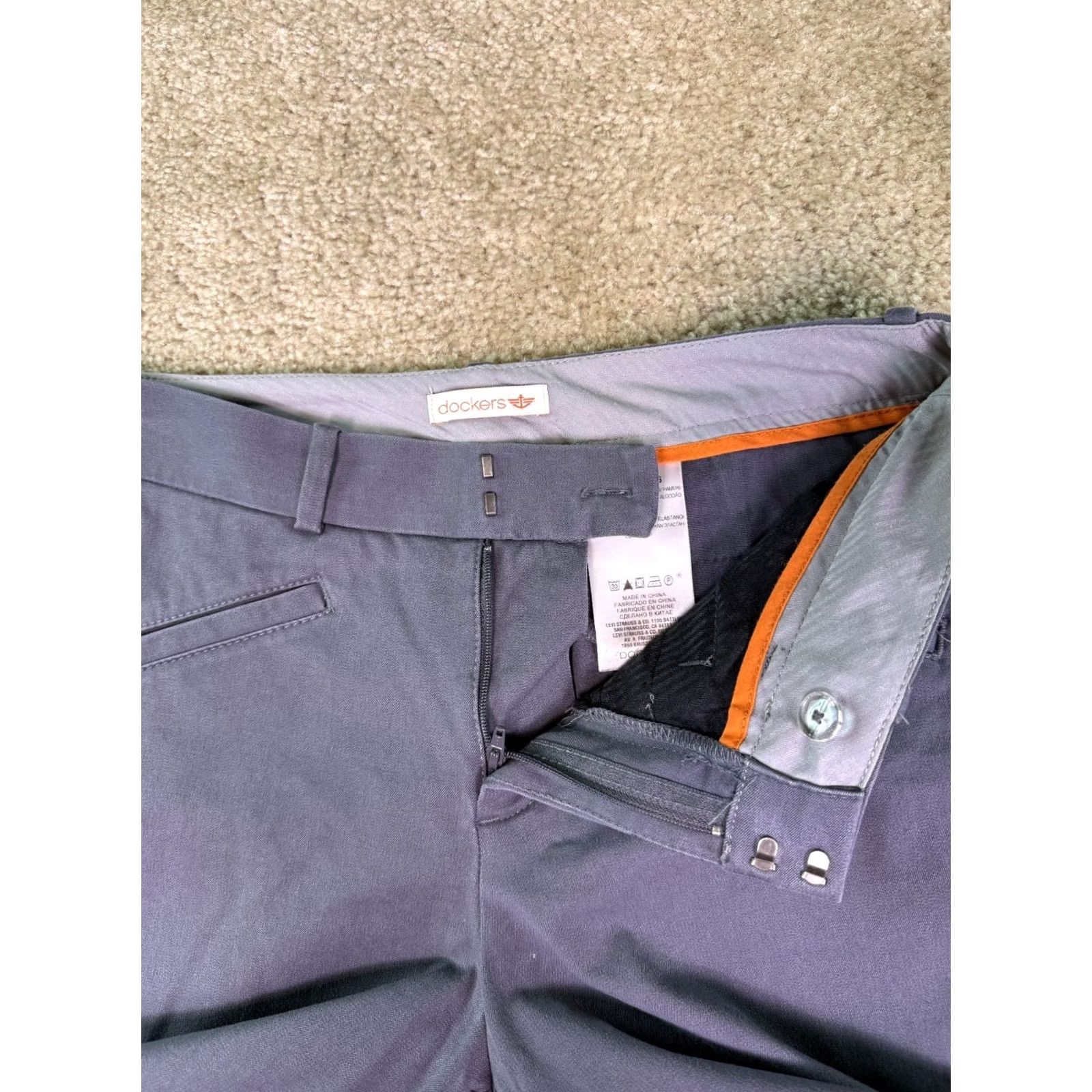 Dockers DOCKERS Women’s Capri Pants Gray Size 4 Flat Front Mid Rise Size 27" / US 4 / IT 40 - 3 Thumbnail
