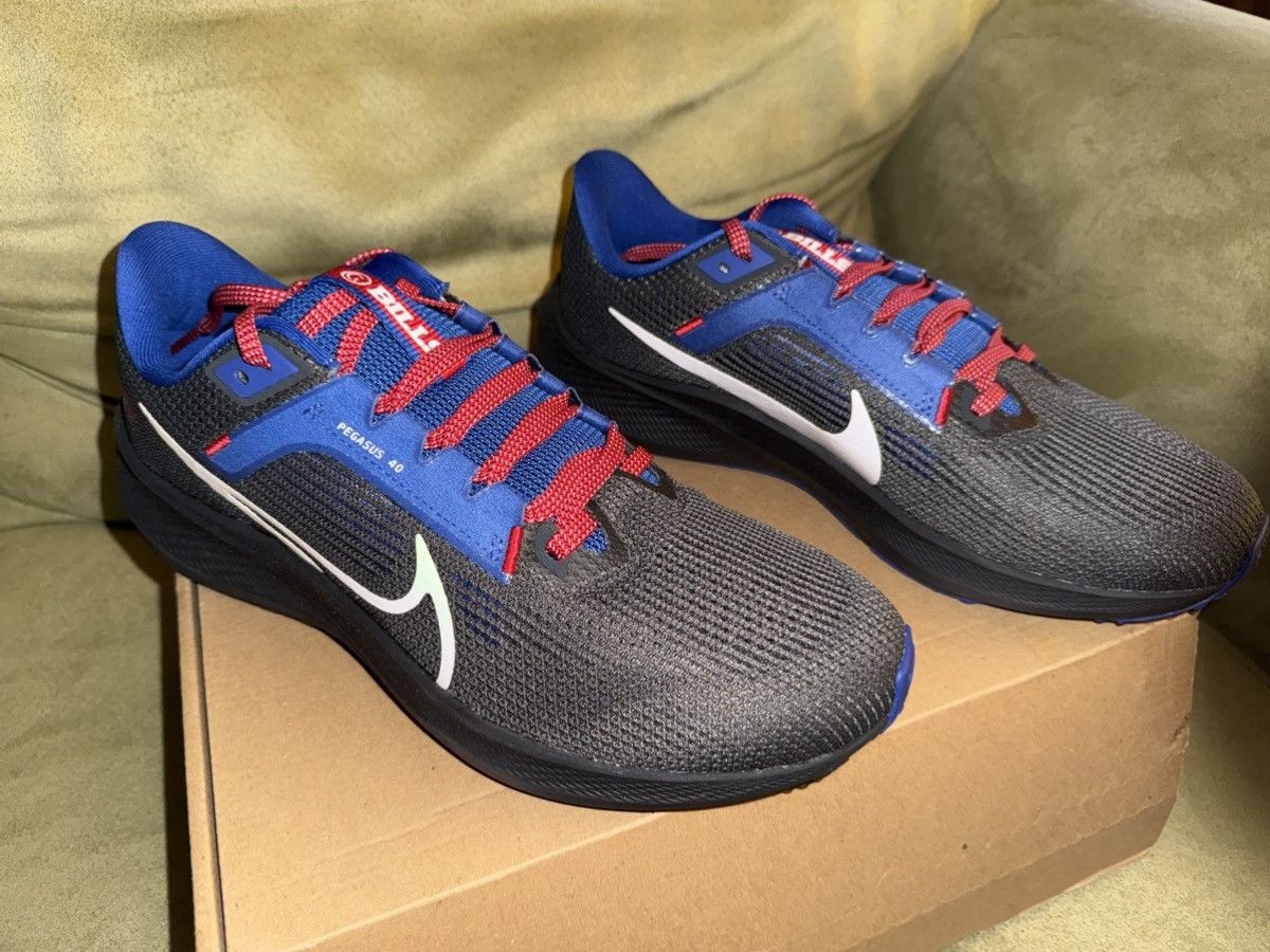 Nike Nike Air Zoom Pegasus 40 NFL “Buffalo Bills” New in Box! 9.5 Size US 9.5 / EU 42-43 - 6 Thumbnail