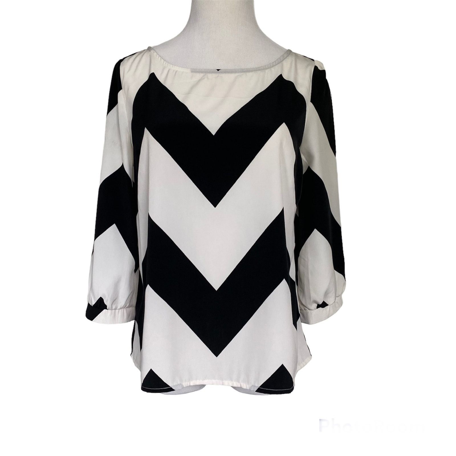 Other Pink Owl Small Black & White Chevron Long Sleeve Cuff Blouse Size S / US 4 / IT 40 - 1 Thumbnail