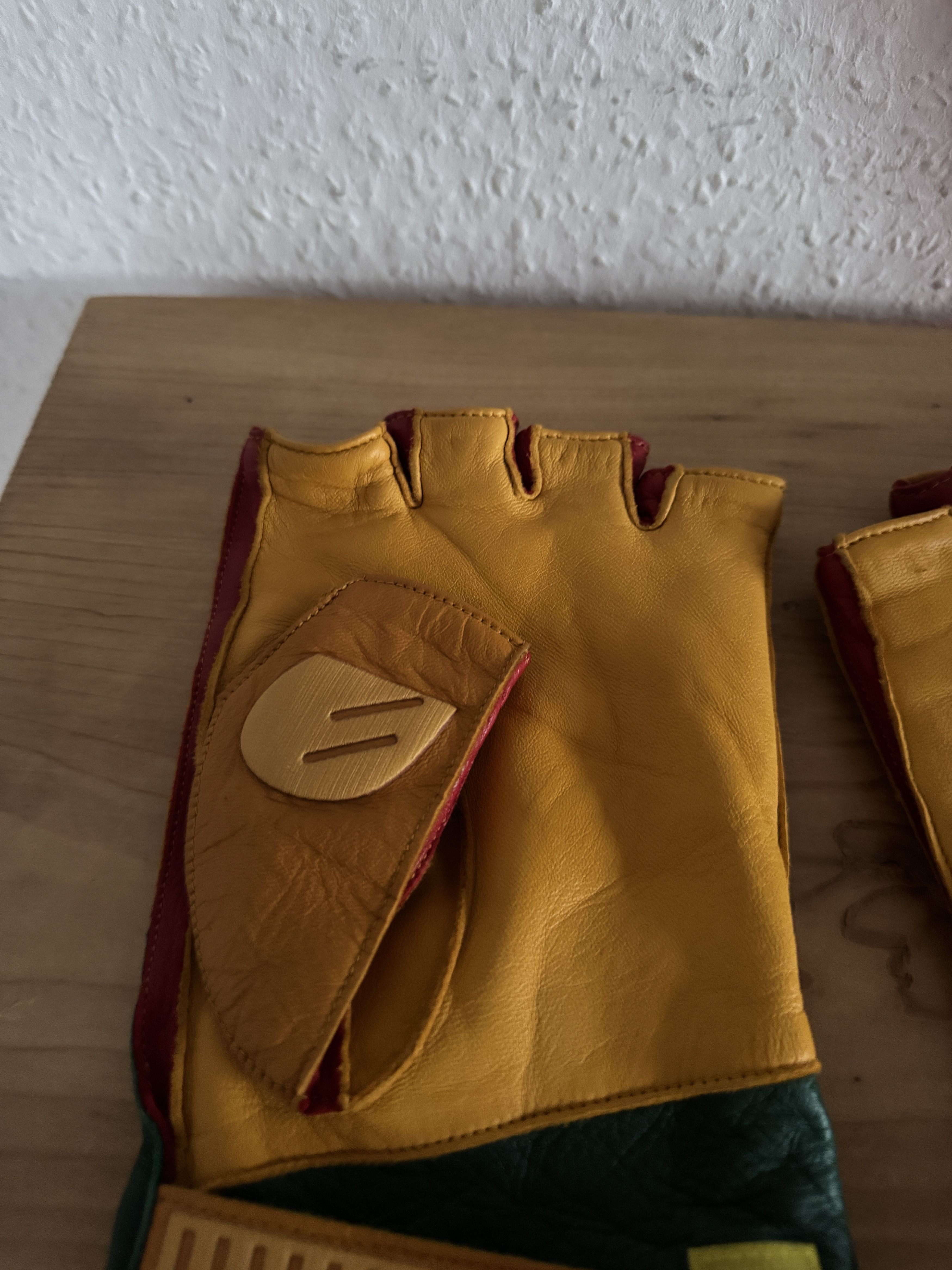 Adidas × Gucci Yellow Leather Gloves Size ONE SIZE - 7 Thumbnail