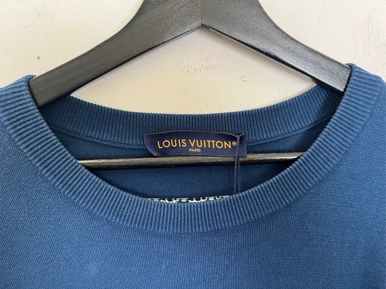 Louis Vuitton Louis Vuitton size 4l Blue knit logo short sleeve Size US M / EU 48-50 / 2 - 4 Thumbnail