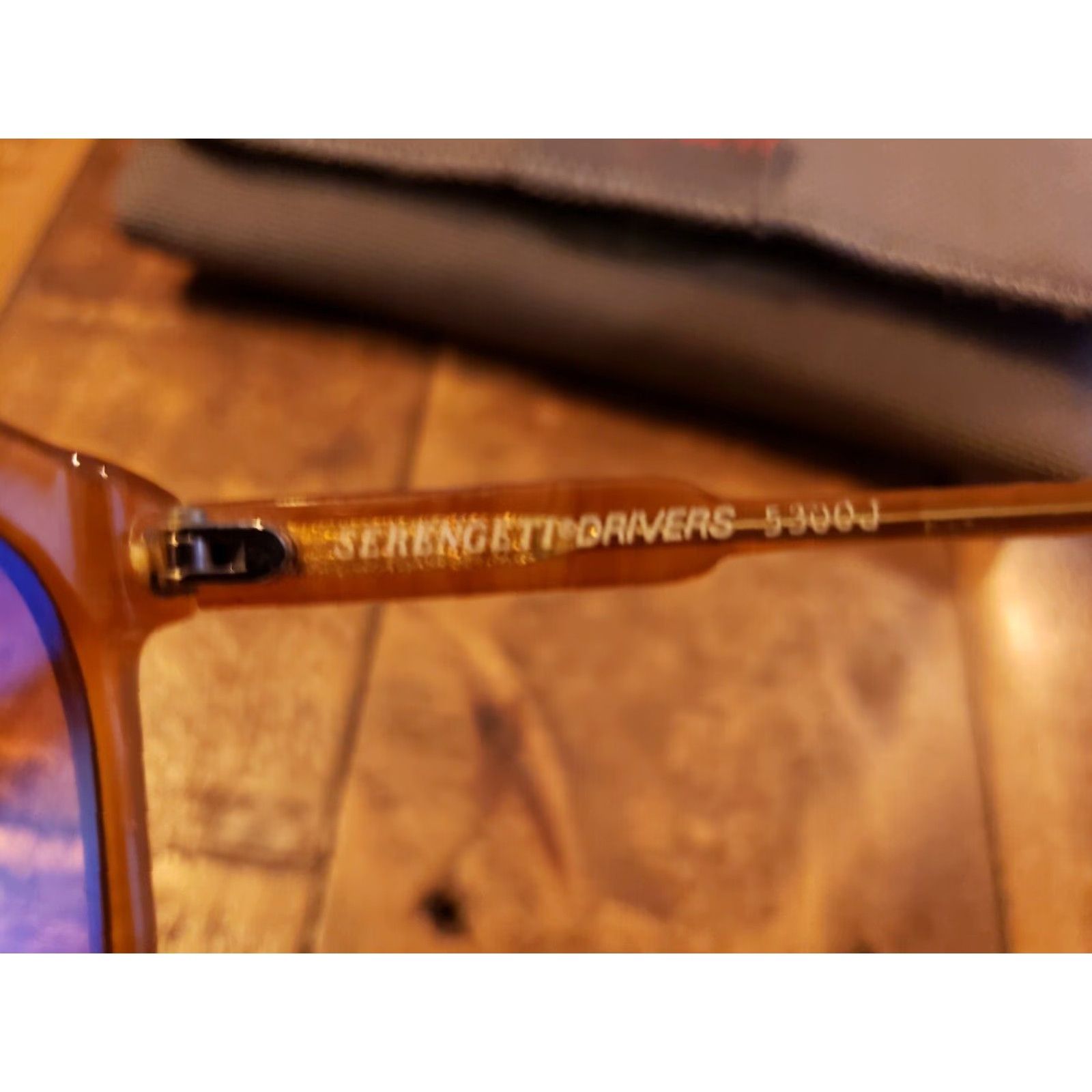 Vintage VINTAGE Serengeti Sunglasses 5300J Drivers Corning Optics Tortoise Frame Case Unisex Adults 80s 90s Gold Lens Glass Metal Size ONE SIZE - 4 Thumbnail