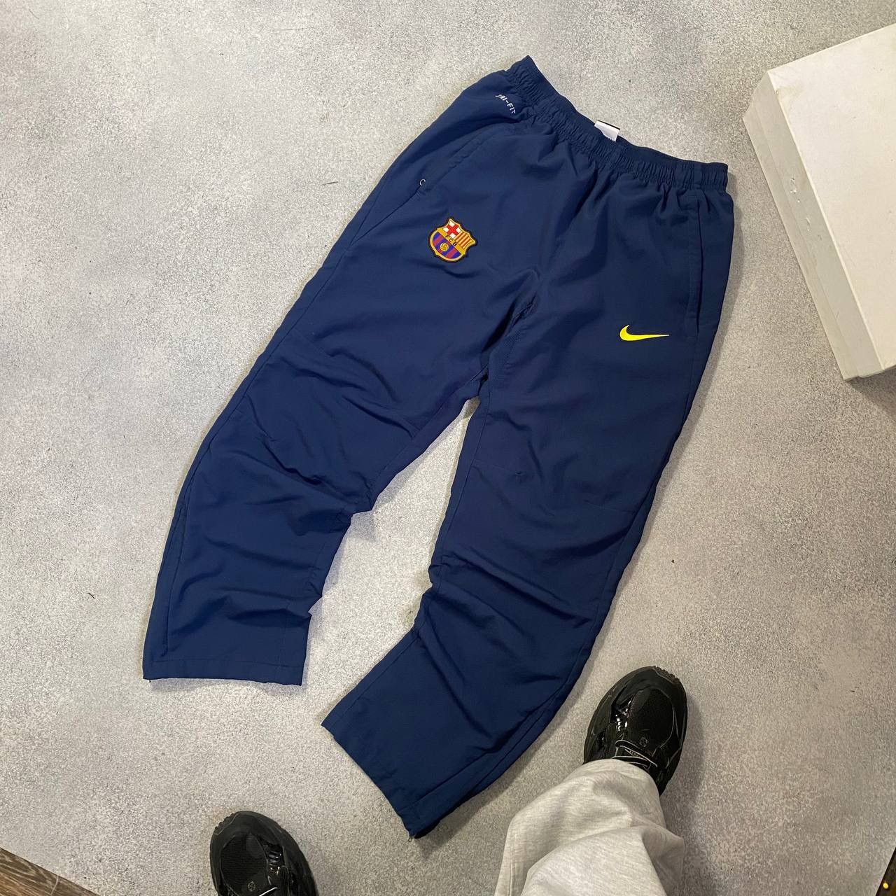 Nike NIKE FC BARCELONA TRACK SOCCER PANTS NAVY DRILL JOGGERS Size US 30 / EU 46 - 2 Thumbnail