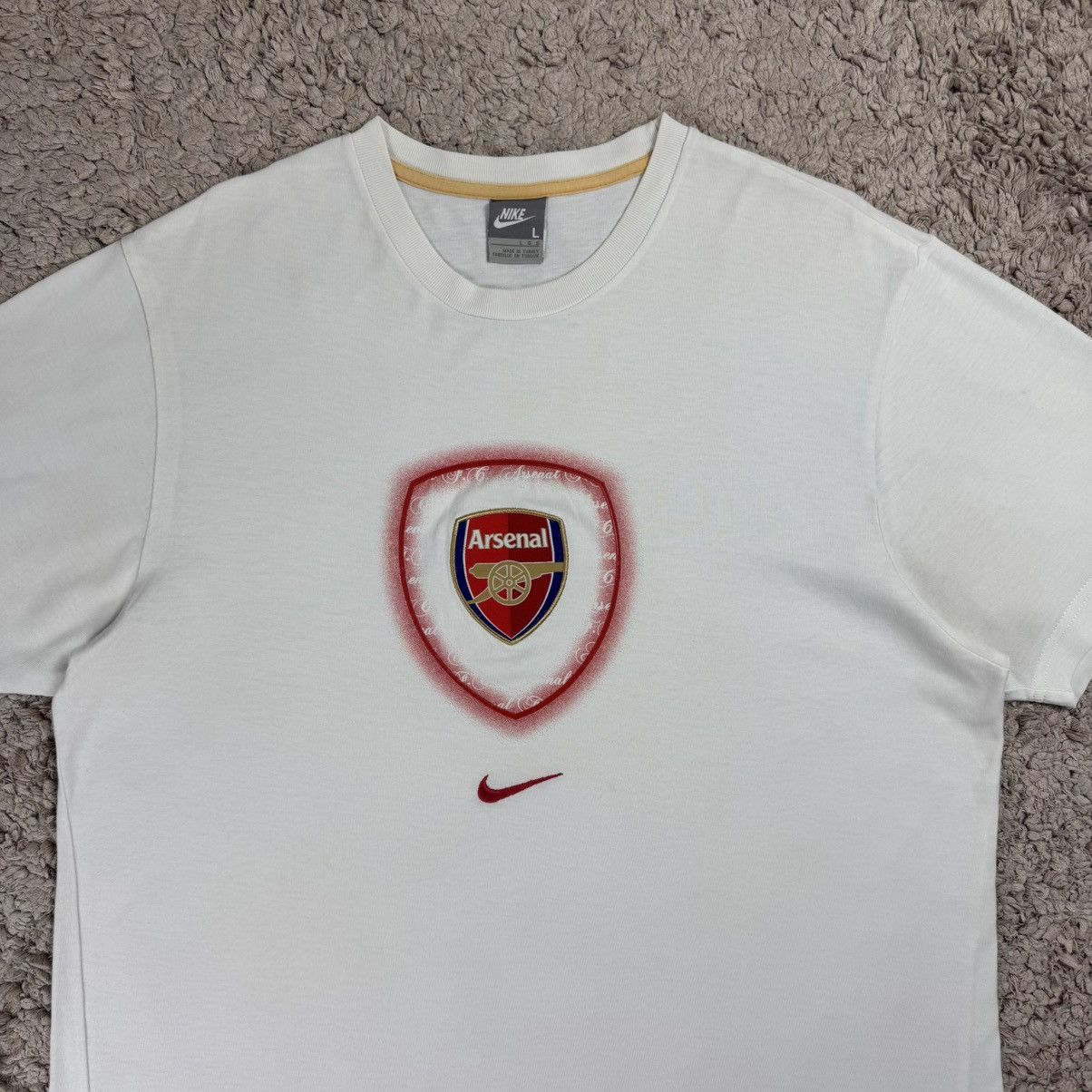 Nike Vintage Nike Arsenal Centre Logo T-shirt Size US L / EU 52-54 / 3 - 5 Thumbnail