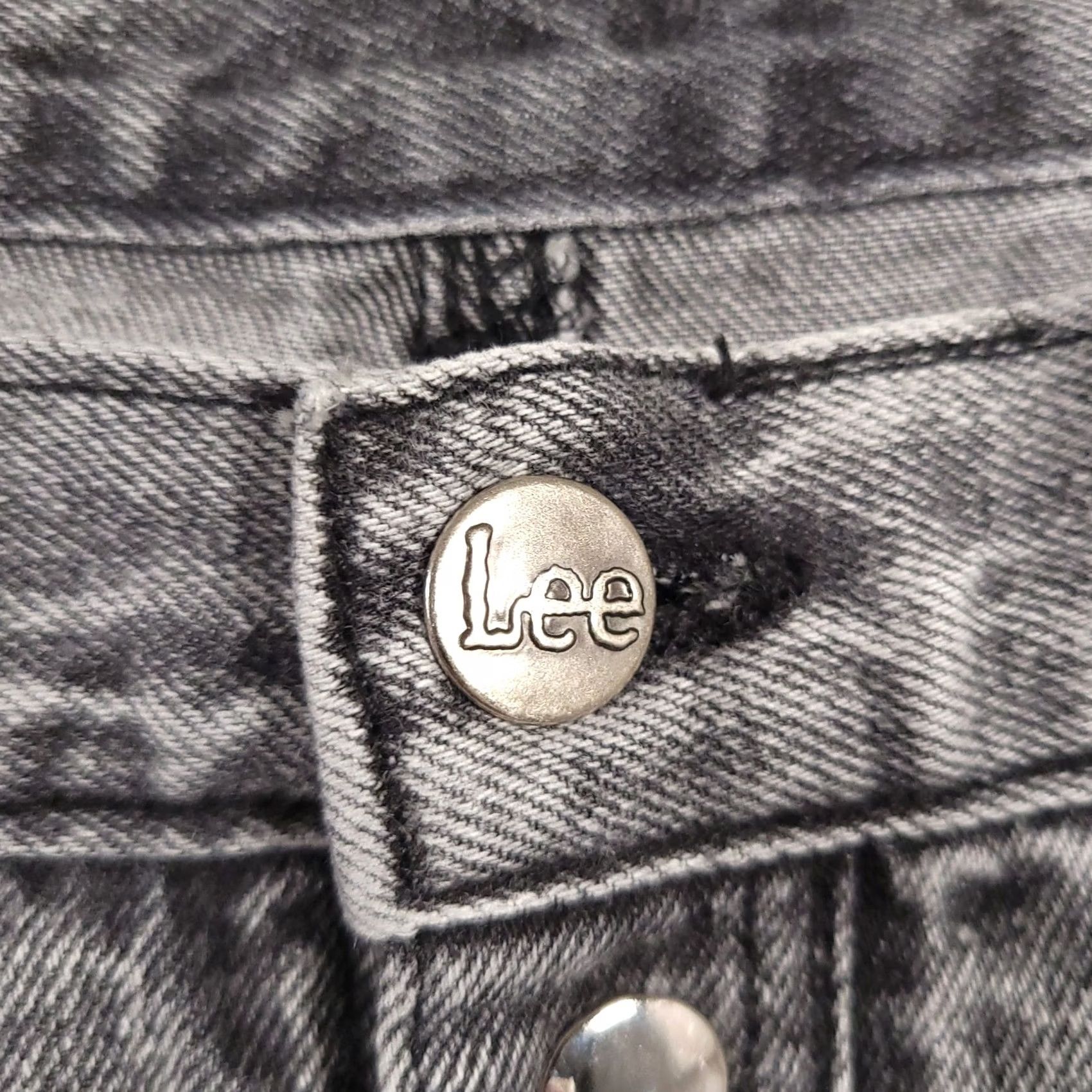 Lee VINTAGE Lee Airgear Denim Shorts Women's W38 High Rise Acid Wash 7" Inseam; 80s; Gray; Regular; Summer, Spring, Fall; Mens/Womens Size 26" / US 2 / IT 38 - 4 Thumbnail