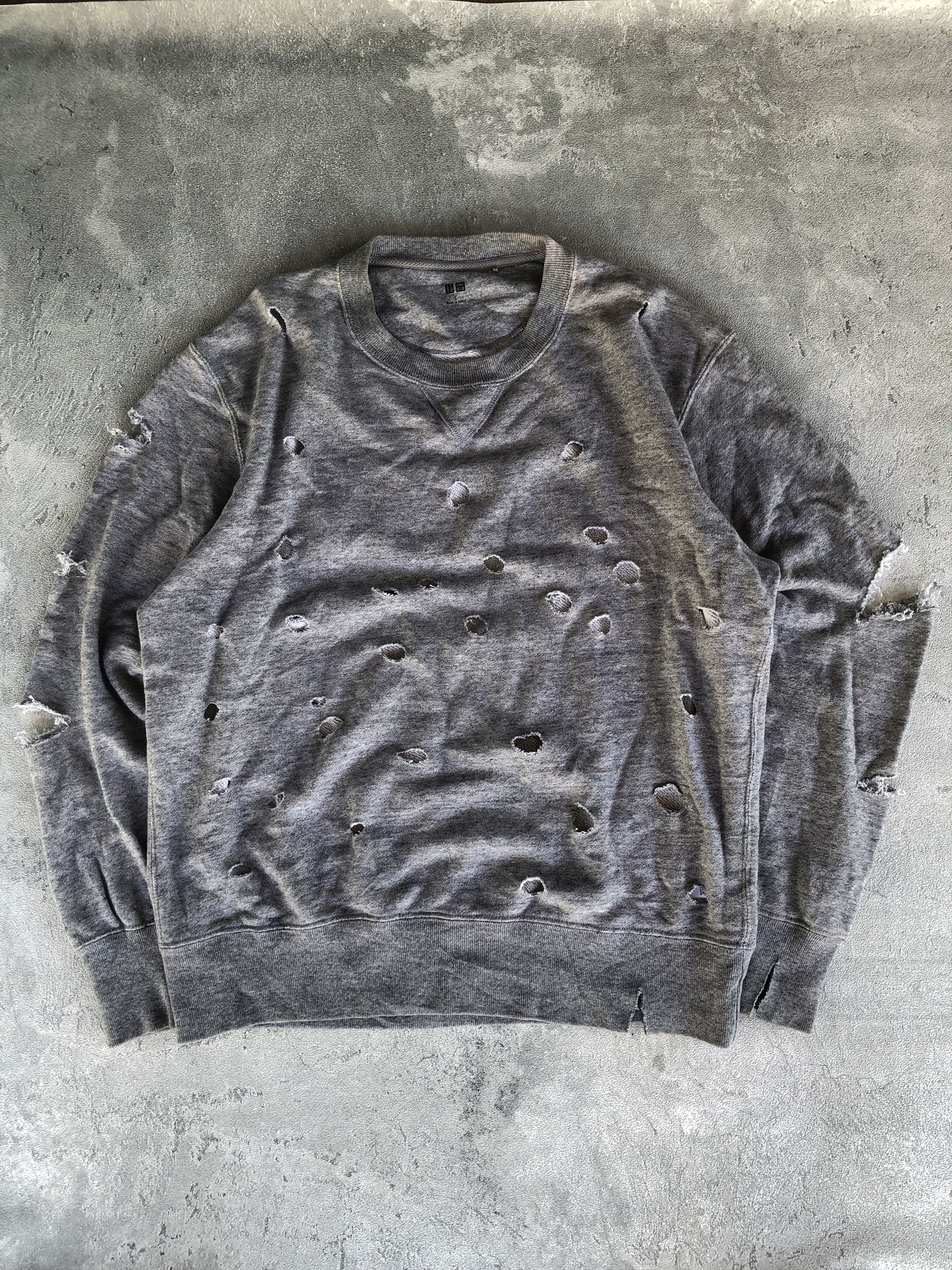 Uniqlo × Vintage Uniqlo Vintage Distressed Streetwear Sick Style Sweatshirt Size US L / EU 52-54 / 3 - 1 Thumbnail