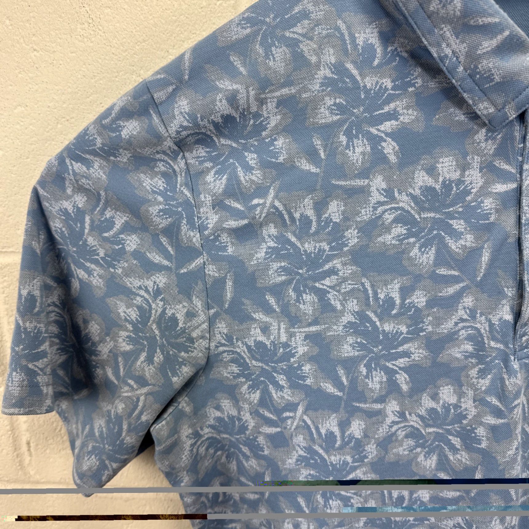 TravisMathew Travis Mathew Polo Mens Large Blue Floral Performance Golf Shirt Lightweight Size US L / EU 52-54 / 3 - 4 Thumbnail