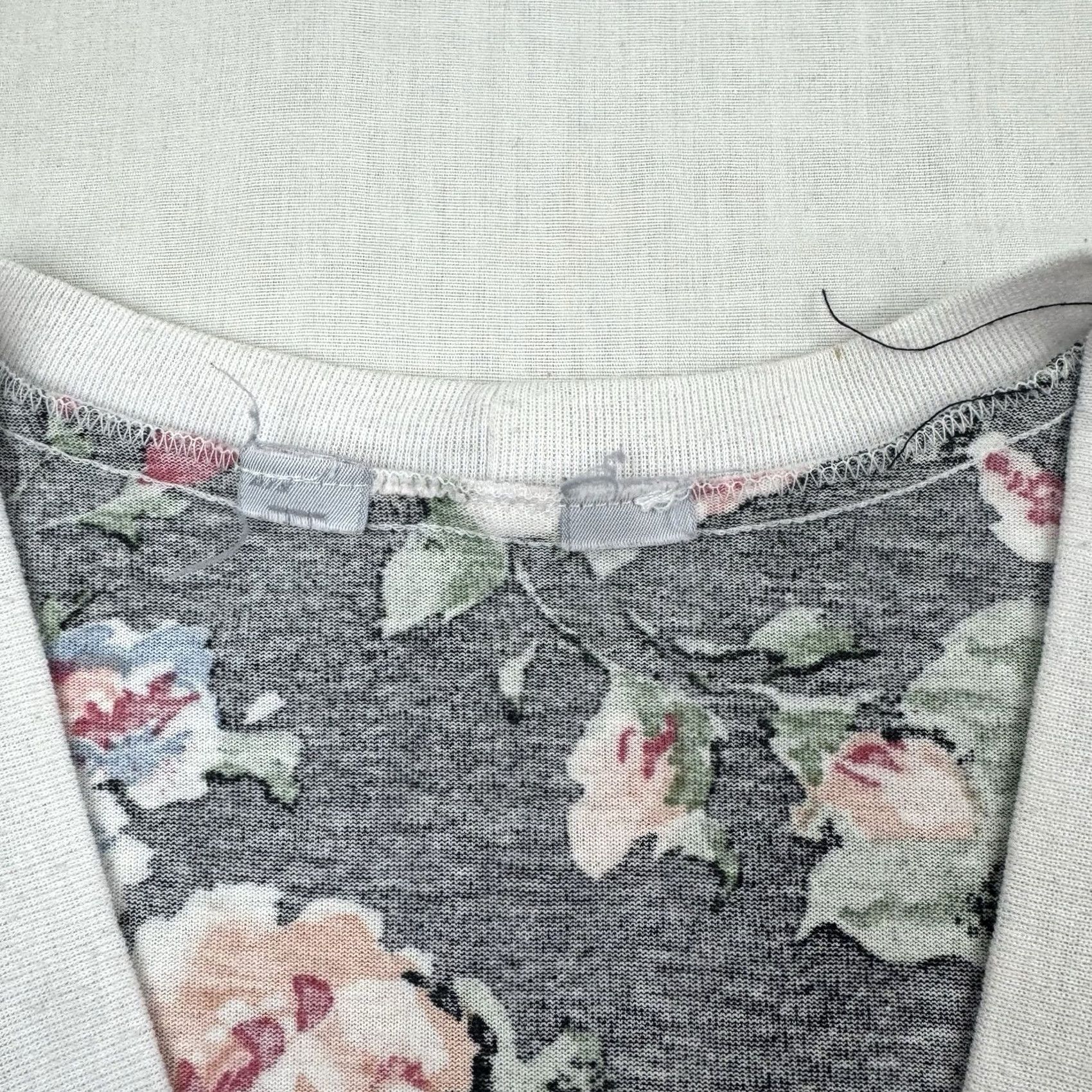 Vintage VINTAGE Floral Cardigan Womens L Button-Up V-Neck 80s 90s Nature Black Cotton Blend Floral Pattern Shirts Womens B 80s 90s Size L / US 10 / IT 46 - 3 Thumbnail