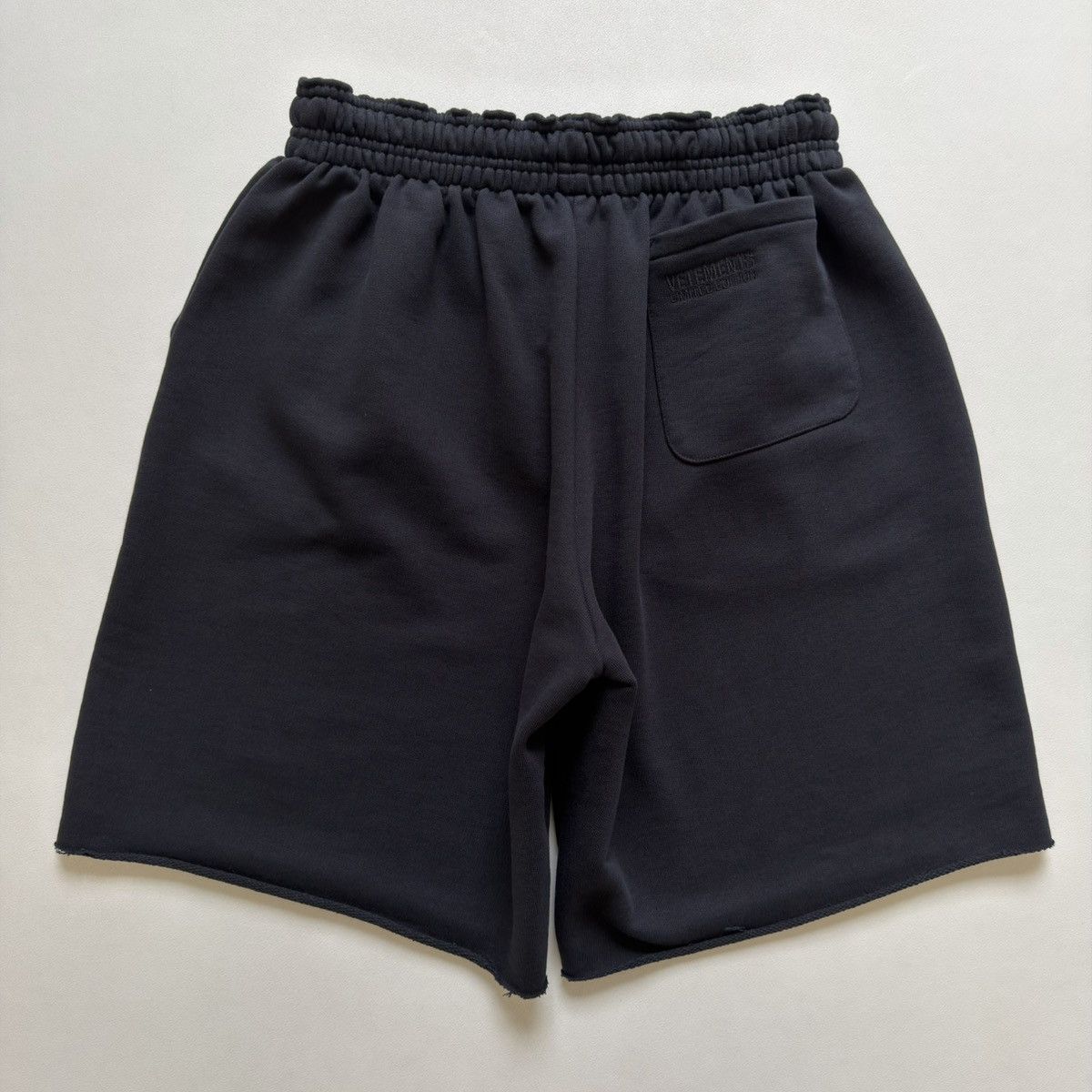 Vetements ‘Anarchy’ Print Black Raw Hem Shorts Size US 32 / EU 48 - 12 Thumbnail