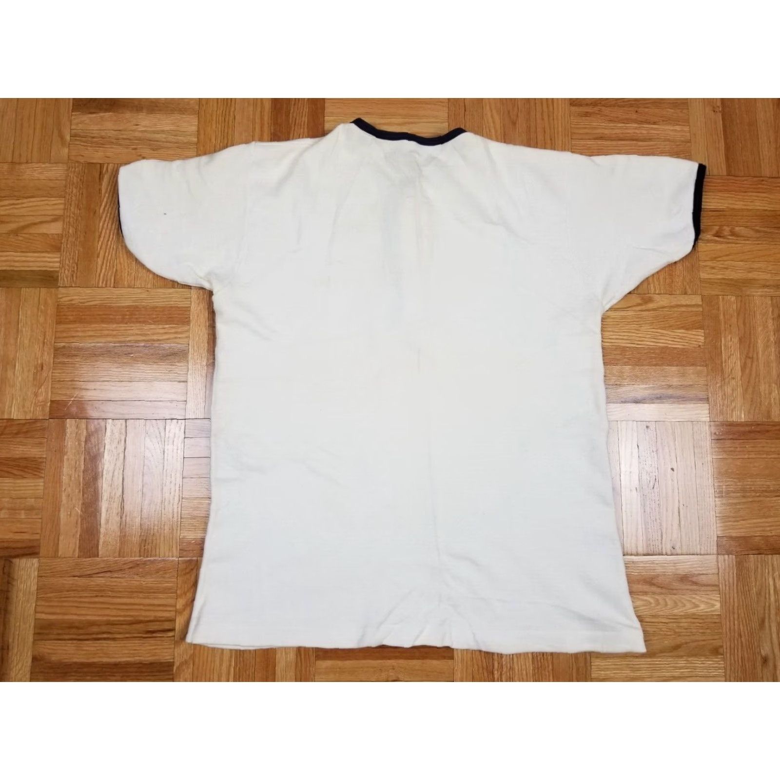 Hanes VINTAGE Hanes Breeze Shield Half Button Up White Short Sweatshirt SZ M Mens T-Shirt Cotton Retro USA 50's 60's 70's Size US M / EU 48-50 / 2 - 7 Thumbnail