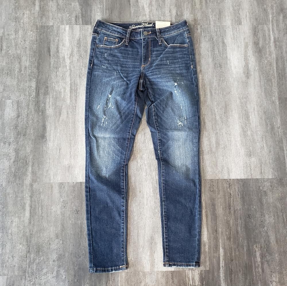Designer Dark Denim Universal Thread Skinny Jean Size 26" / US 2 / IT 38 - 1 Thumbnail