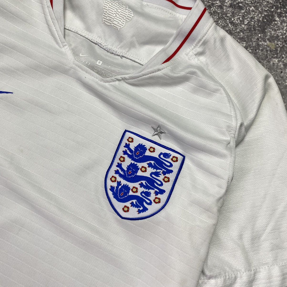 Vintage Vintage Nike FC England National soccer jersey Size US S / EU 44-46 / 1 - 3 Thumbnail