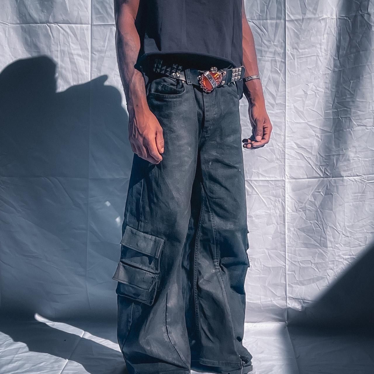 Levi's Black wide leg cargo pants Size US 34 / EU 50 - 1 Thumbnail