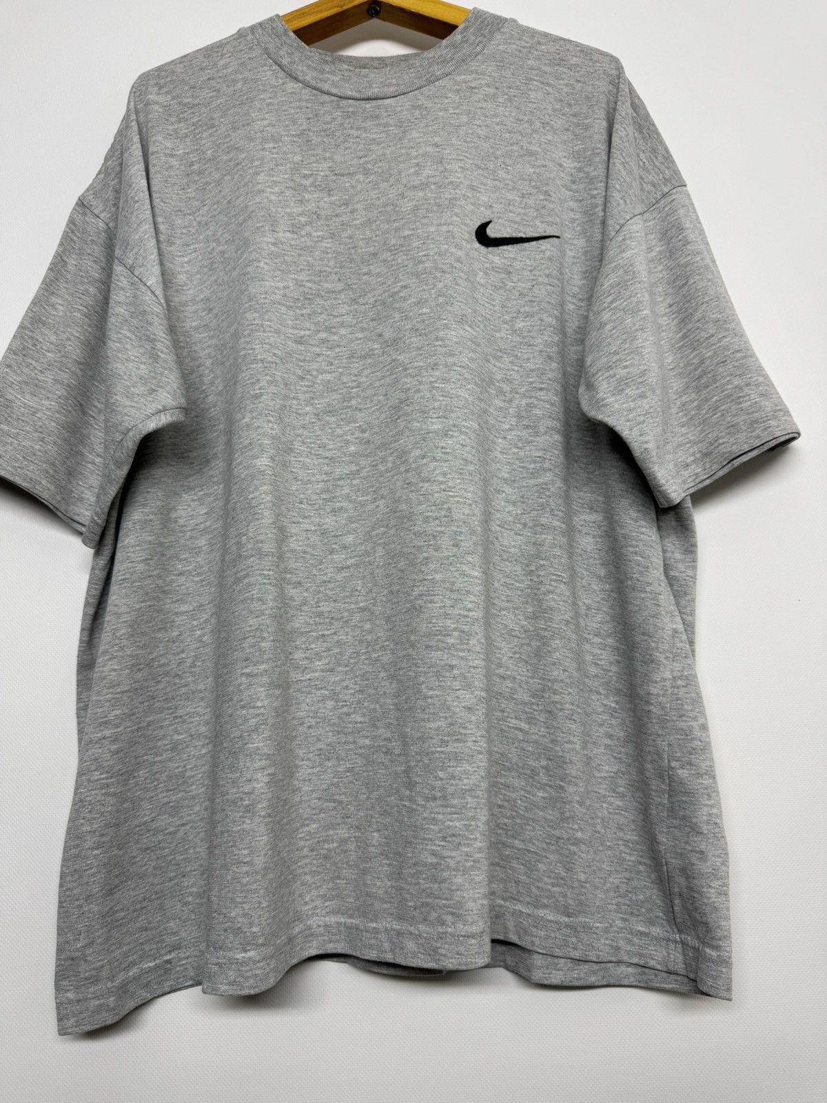 Nike Vintage Y2K Nike Small Swoosh Logo T Shirt 00’s Size US M / EU 48-50 / 2 - 7 Thumbnail