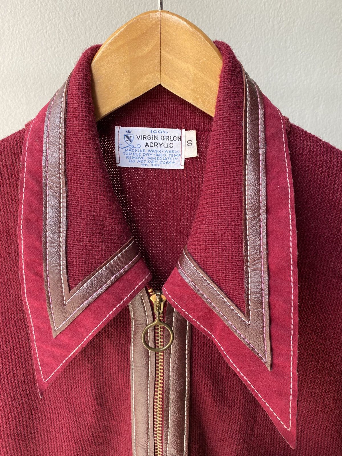 Vintage VIRGIN ORLON ACRYLIC Red Silk Shirt with Brown Leather Trim Size US S / EU 44-46 / 1 - 3 Thumbnail
