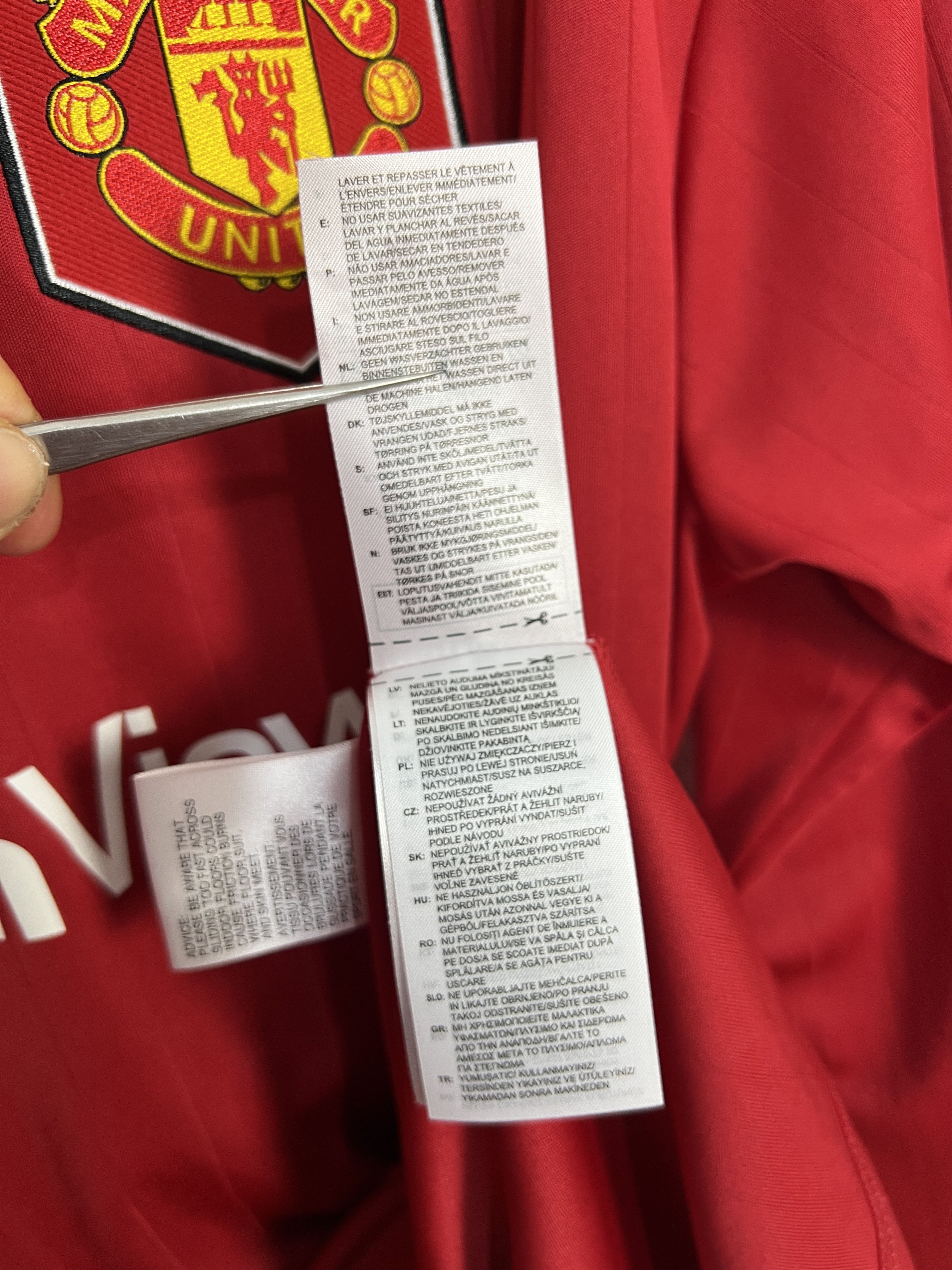Adidas Manchester United football shirt 2022 Long Sleeve Jersey Size US XL / EU 56 / 4 - 10 Thumbnail