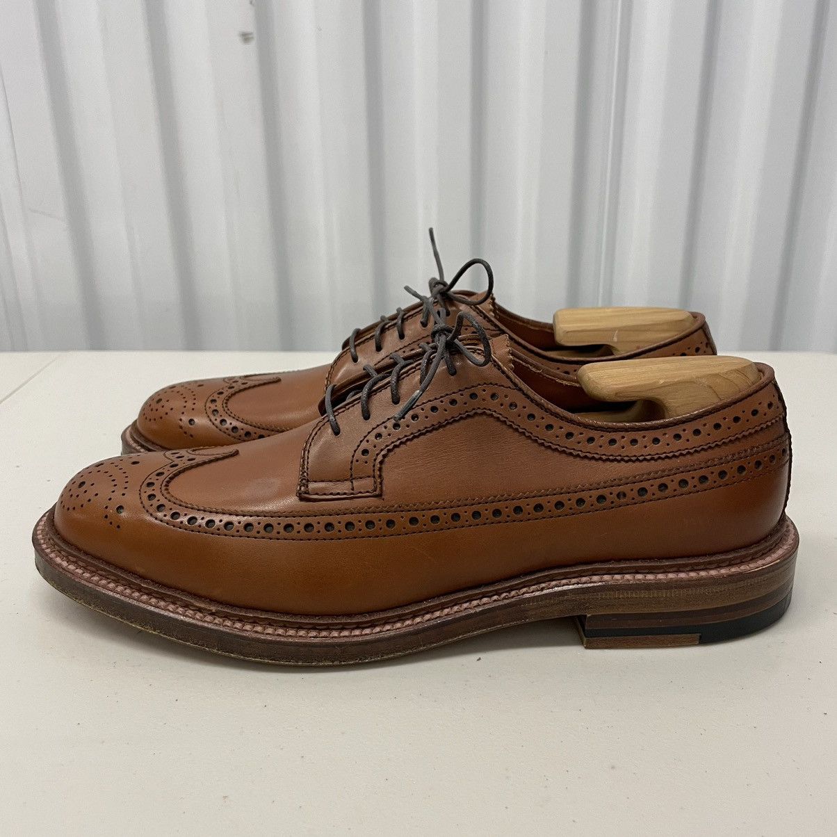 Alden × J.Crew Long Wingtip Bluchers Tobacco Leather Size US 7 / EU 40 - 2 Thumbnail