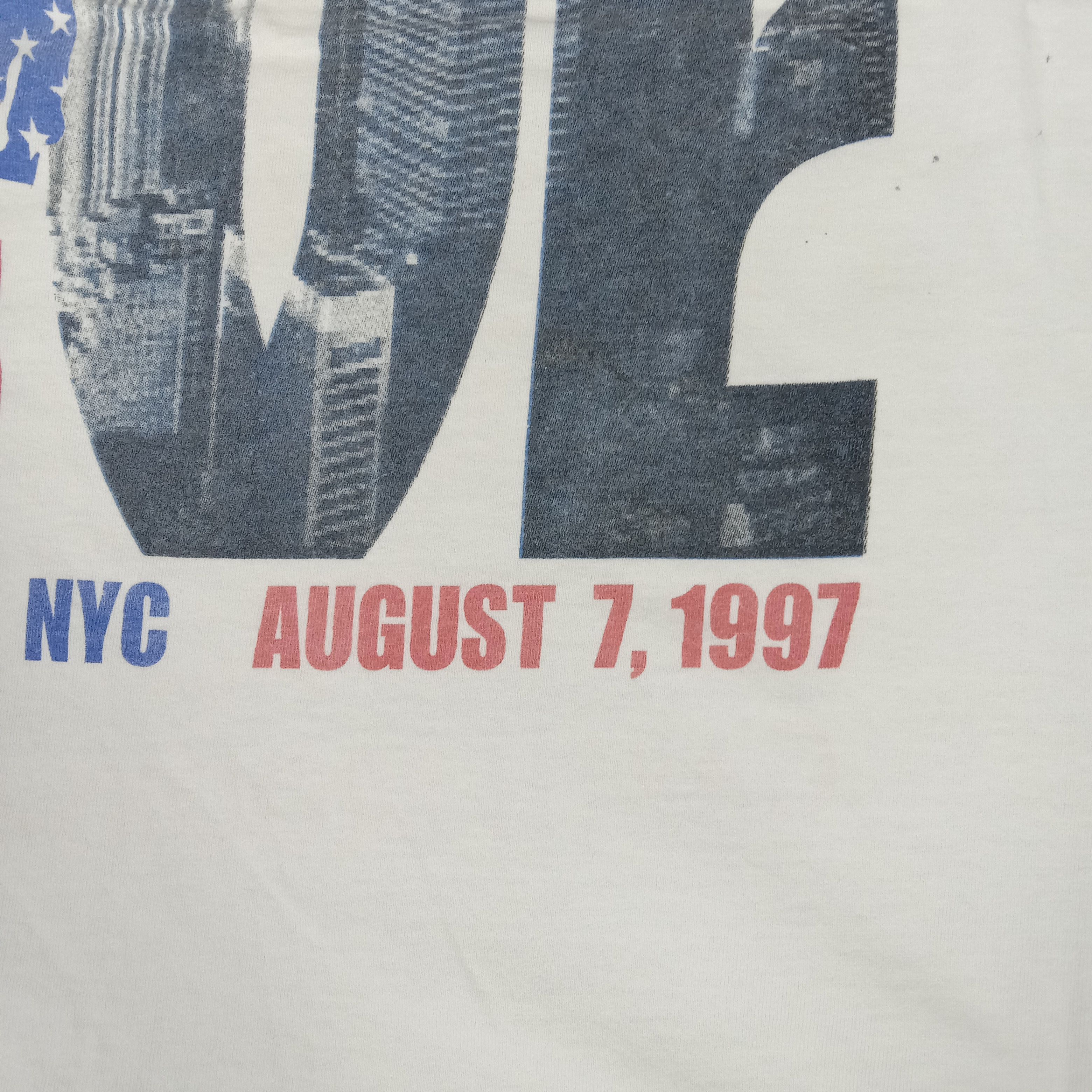 Band Tees × Vintage Vintage 90's Garth Brook Live Nyc '97 Solo Singer Tshirt Size US XL / EU 56 / 4 - 10 Thumbnail