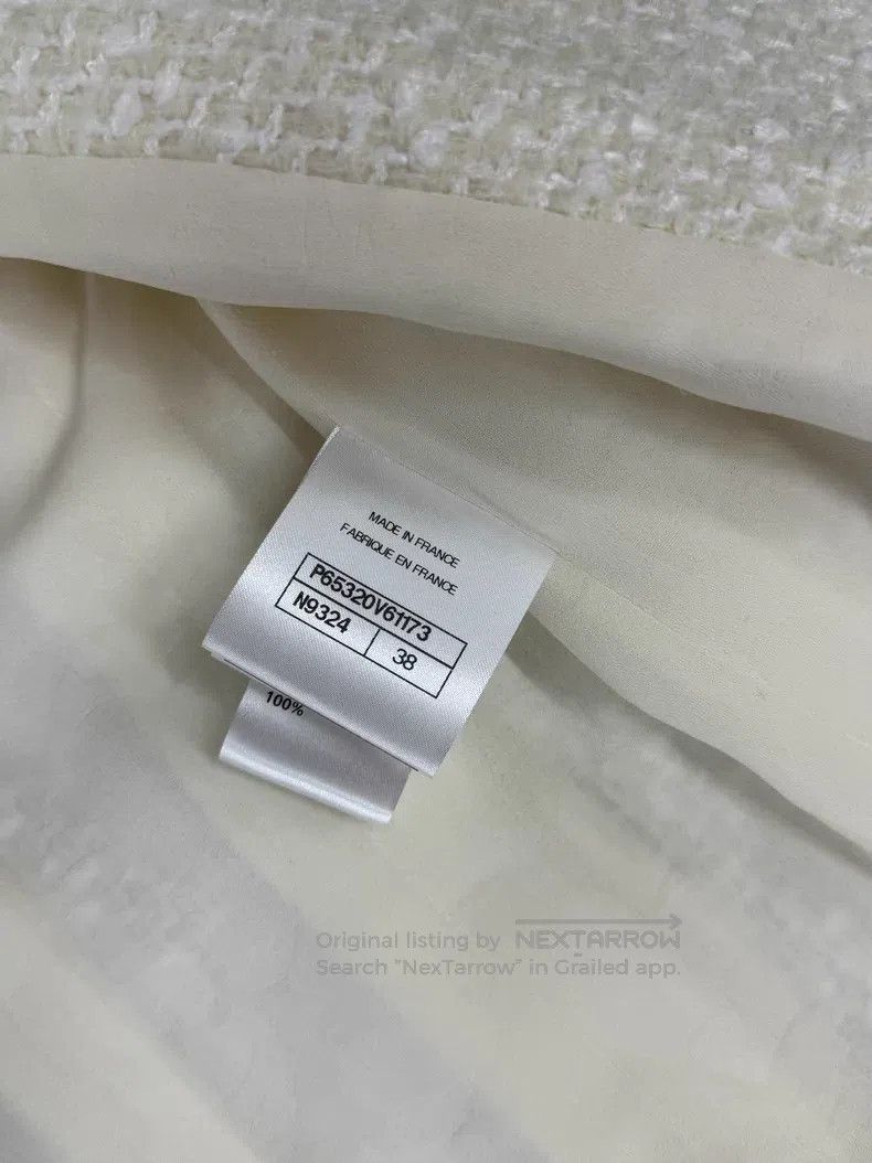 Chanel Chanel 20K Equestrian Series White Wavy Pearl Buckle Jacke Size XS / US 0-2 / IT 36-38 - 5 Thumbnail