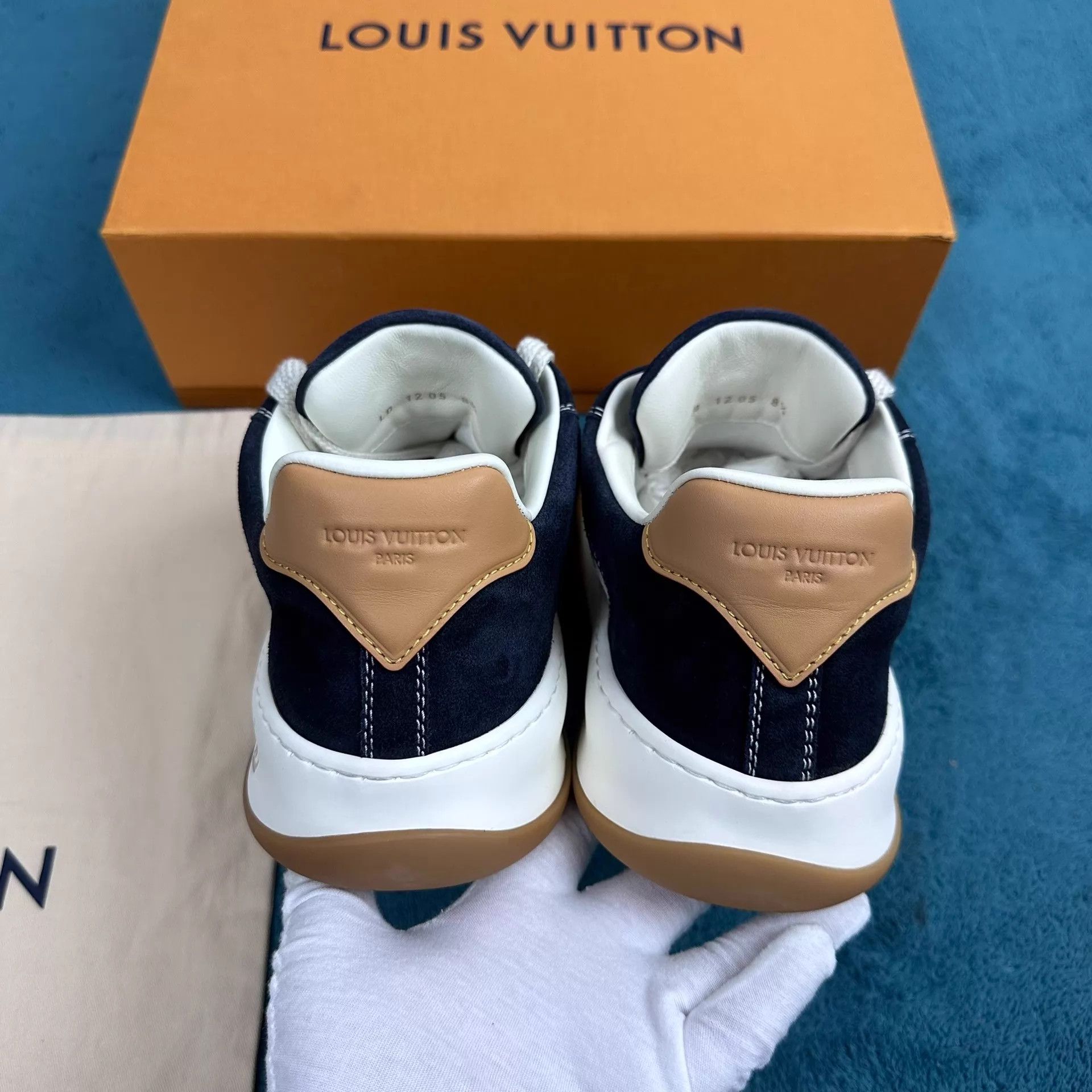 Louis Vuitton LV Tilted Suede Low-Top Sneaker Navy Blue 8.5/42.5 Size US 9.5 / EU 42-43 - 4 Thumbnail