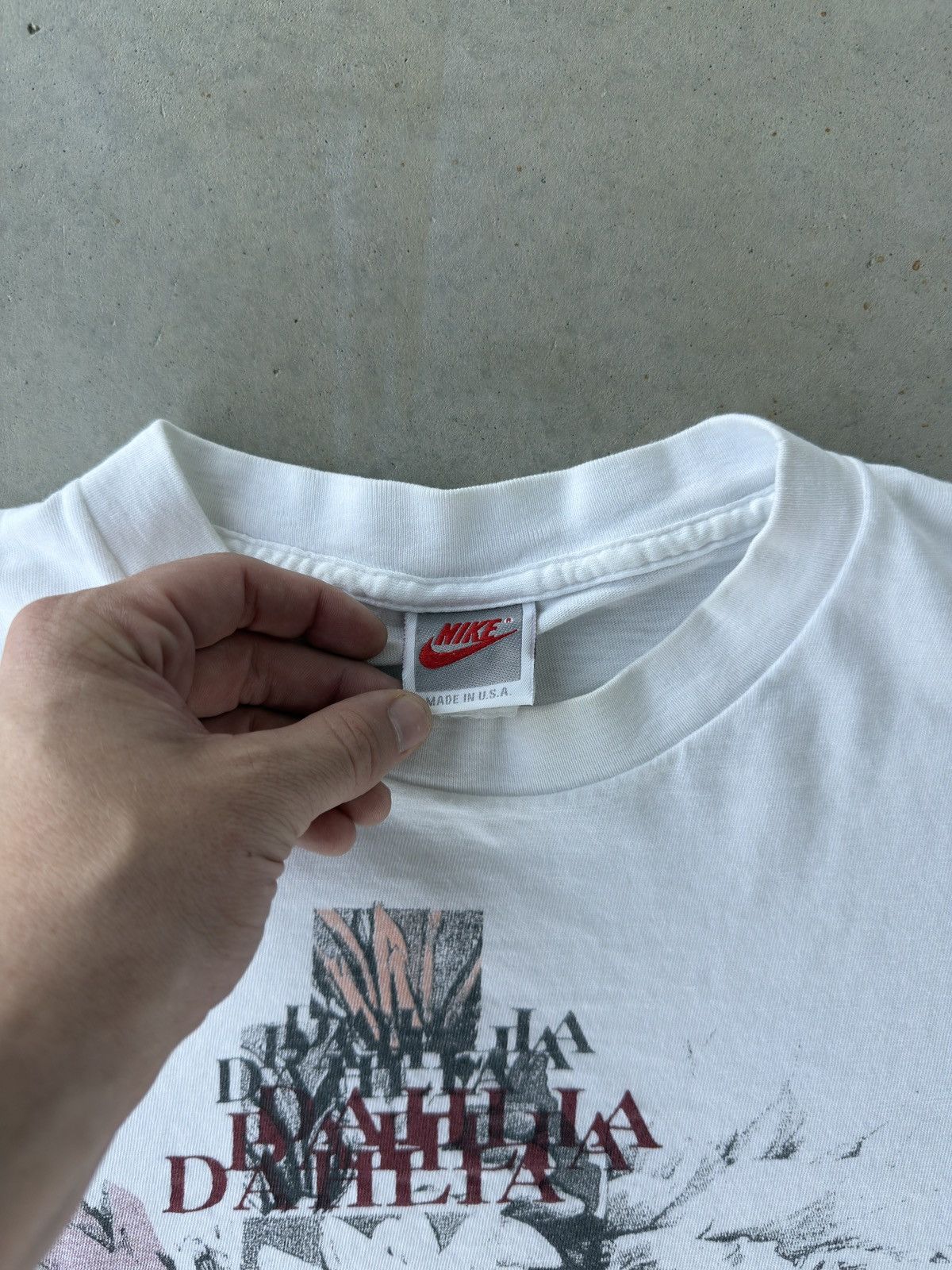 Nike Vintage 90s Nike Dahlia Flower Crop Top T Shirt Size M / US 6-8 / IT 42-44 - 5 Thumbnail