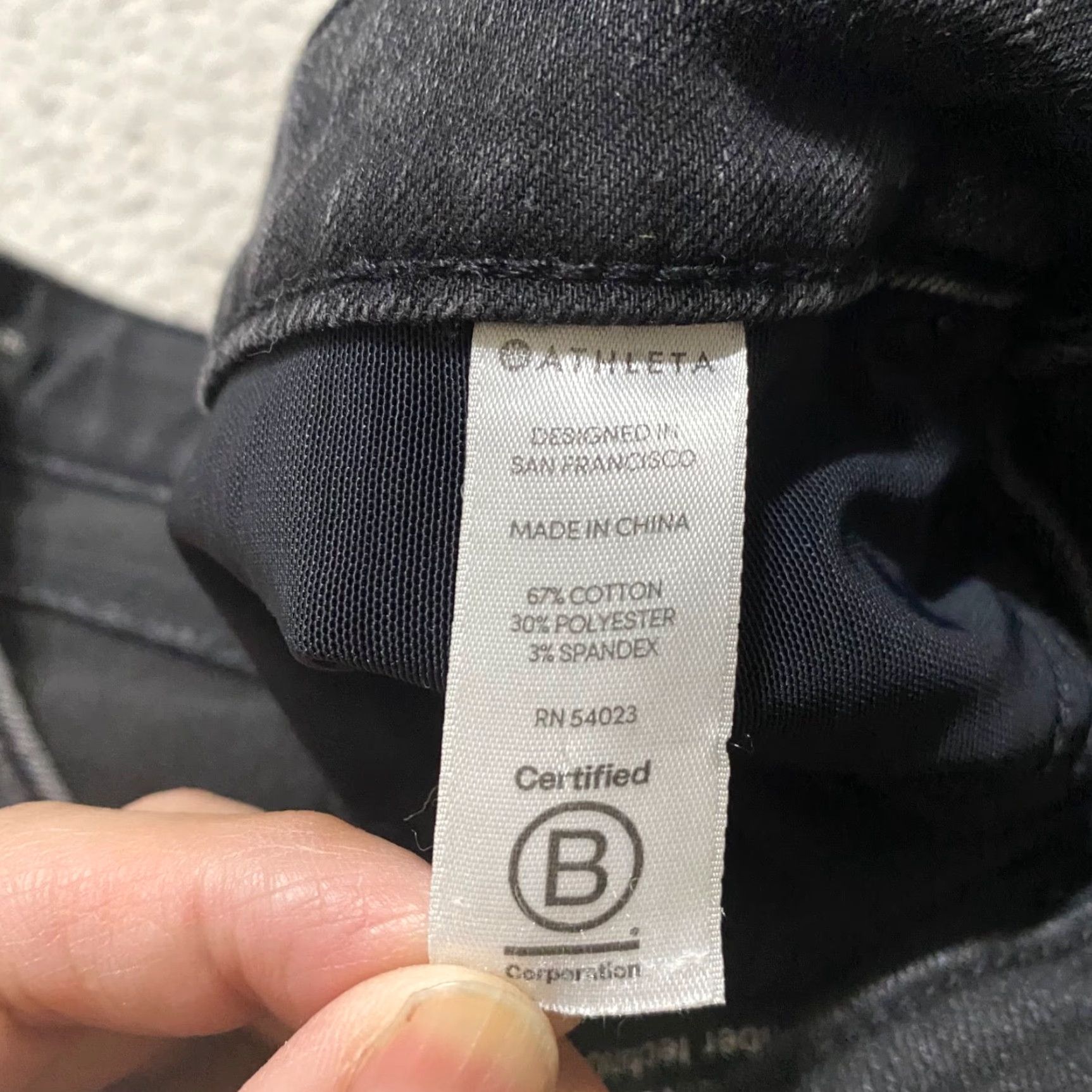 Athleta Athleta Jeans Womens 6P Faded Black Denim Dark Wash High Rise Straight Crop Size 28" / US 6 / IT 42 - 4 Thumbnail