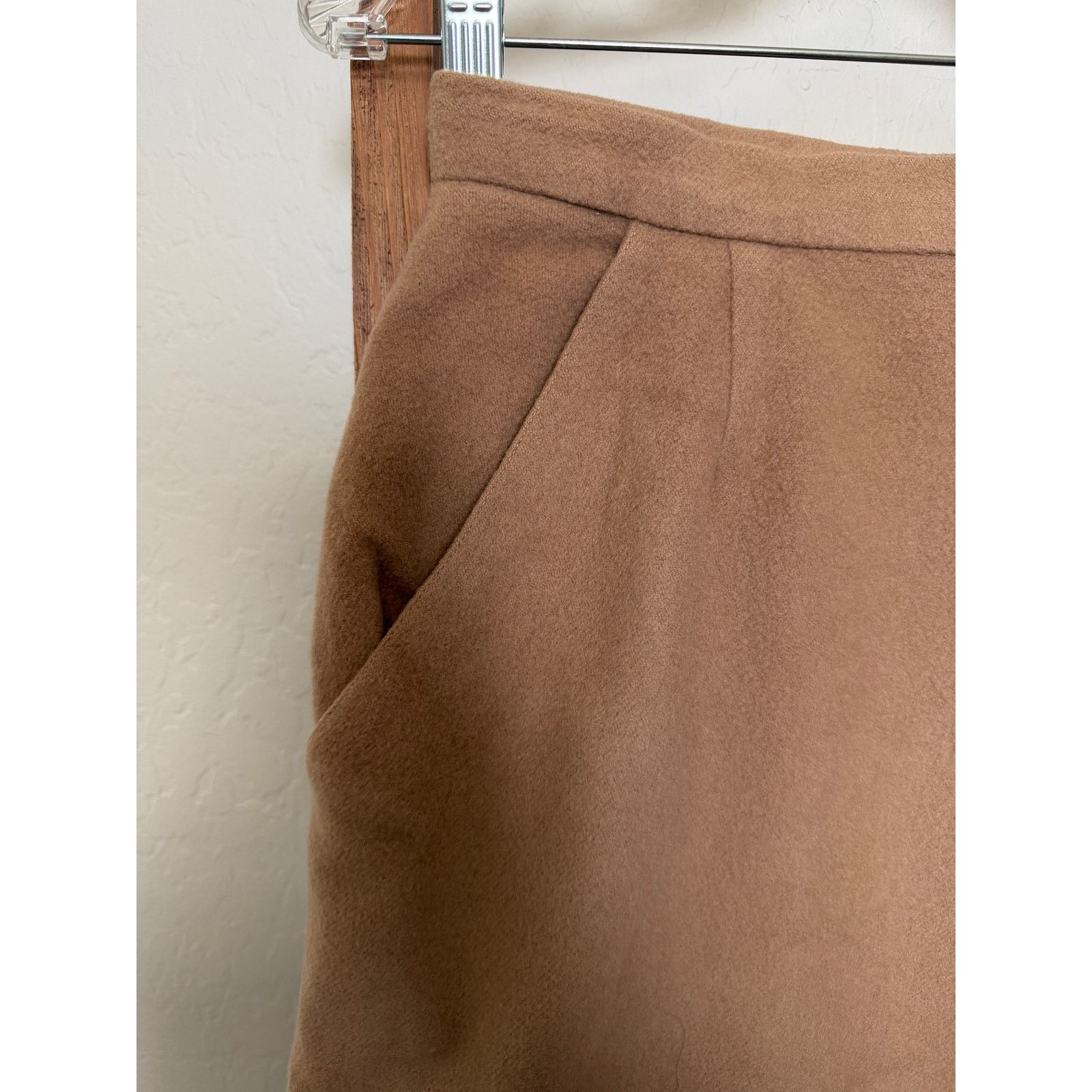 Unowned Vintage 100% Cashmere Tan Pencil Skirt with pockets-size 4 Size 27" / US 4 / IT 40 - 2 Thumbnail