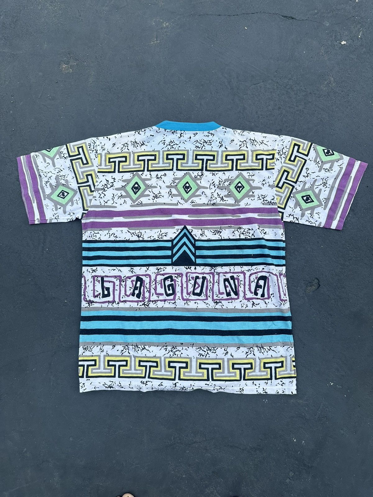 Sun Surf Vary Rare Vintage Laguna Beach AOP Hawaiian Surfing Tshirt Size US L / EU 52-54 / 3 - 8 Thumbnail