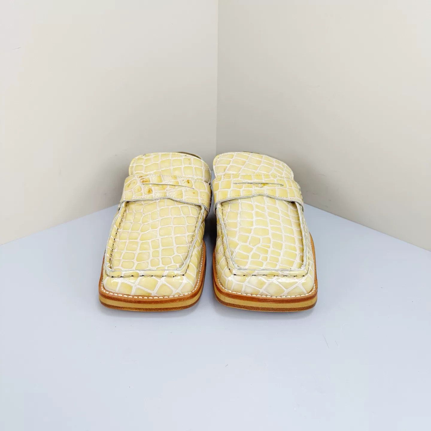 Martine Rose Martine Rose Cream Croc-Embossed Chain Square-Toe Loafers Size US 8 / IT 38 - 1 Thumbnail