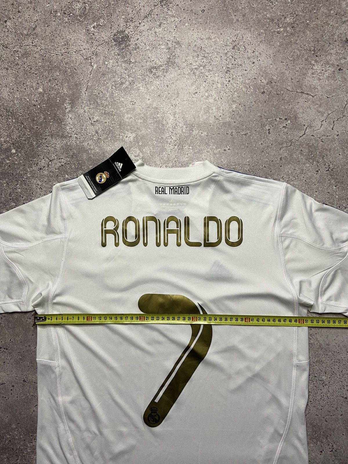 Adidas Real Madrid Ronaldo 2010 2011 Home Soccer Jersey Match Worn Size US S / EU 44-46 / 1 - 9 Thumbnail