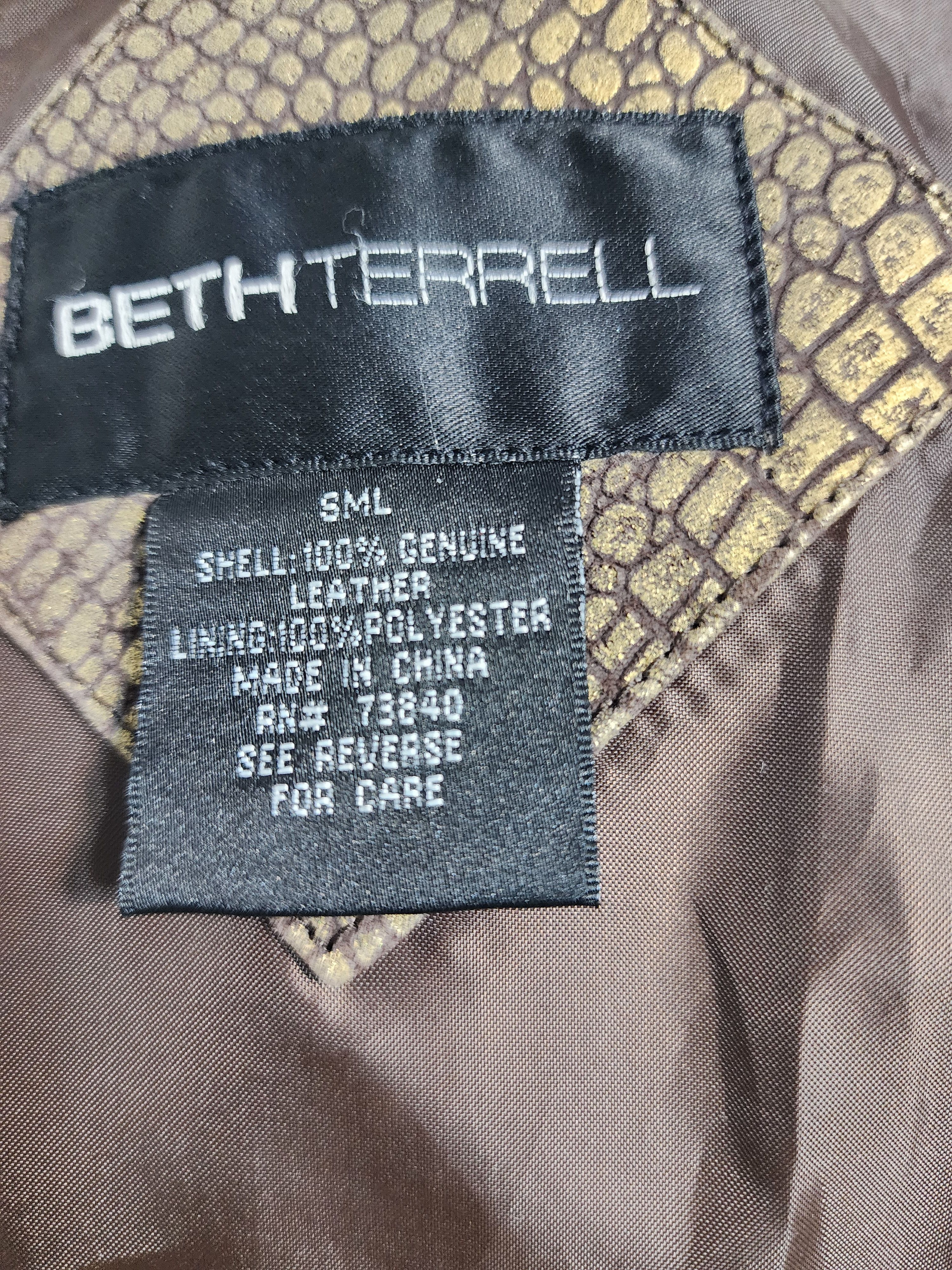 Genuine Leather Women's leather jacket in gold color. Size L / US 10 / IT 46 - 8 Thumbnail