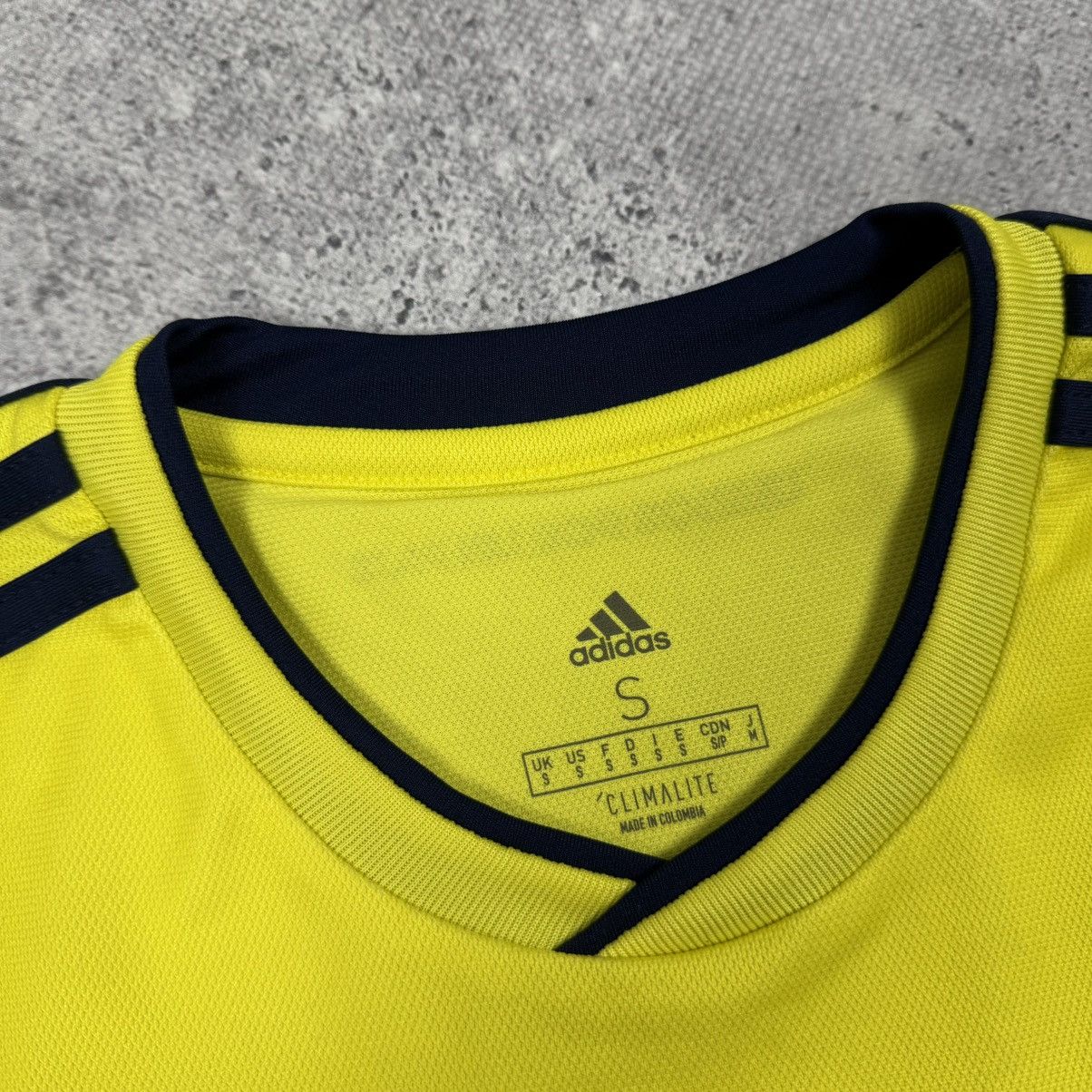 Adidas Colombia National Team 2018 Adidas Football Soccer Jersey Size US S / EU 44-46 / 1 - 9 Thumbnail