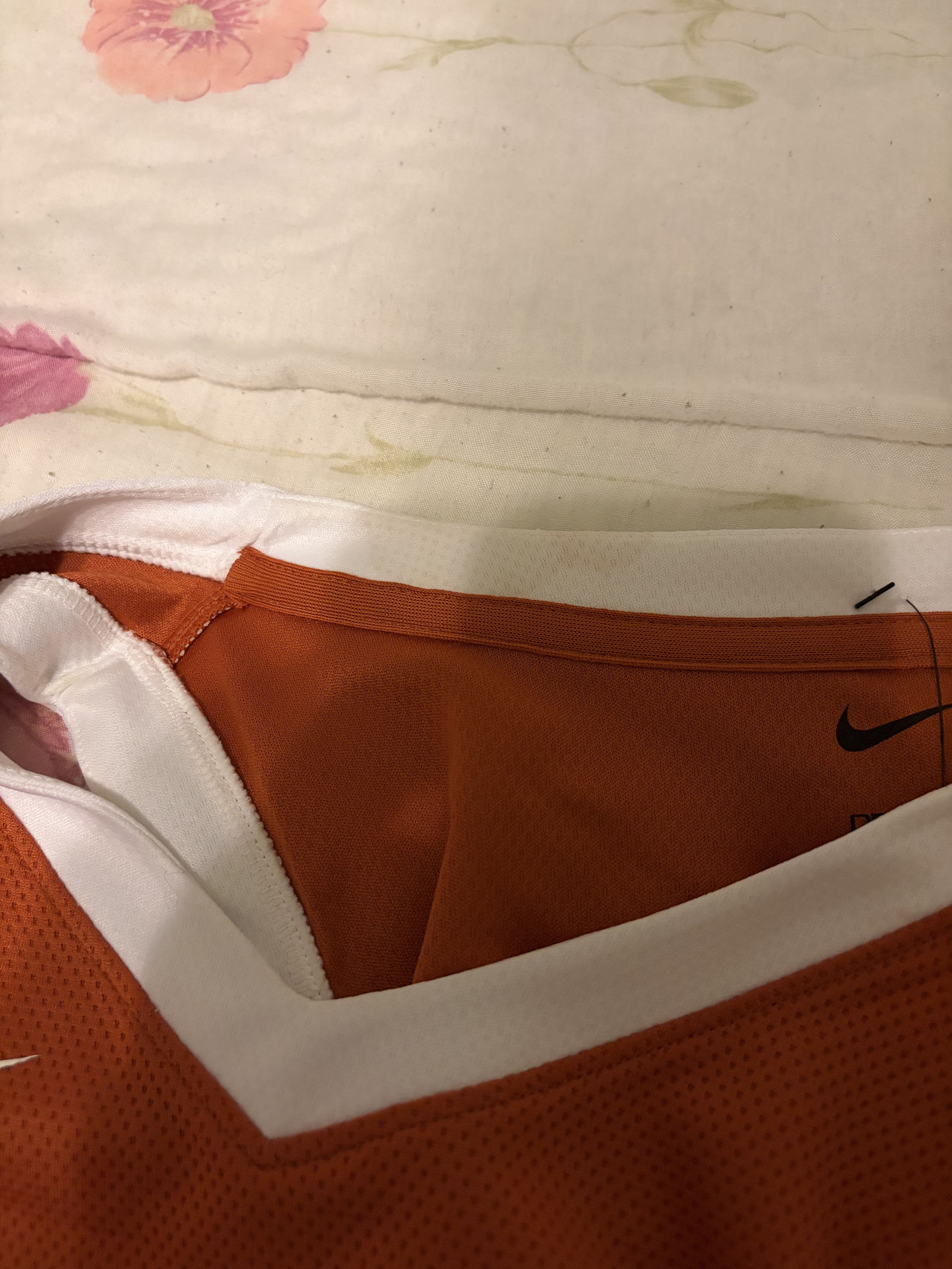 Nike Texas Longhorns Replica Men's Nike College Basketball Jersey Size US L / EU 52-54 / 3 - 6 Thumbnail