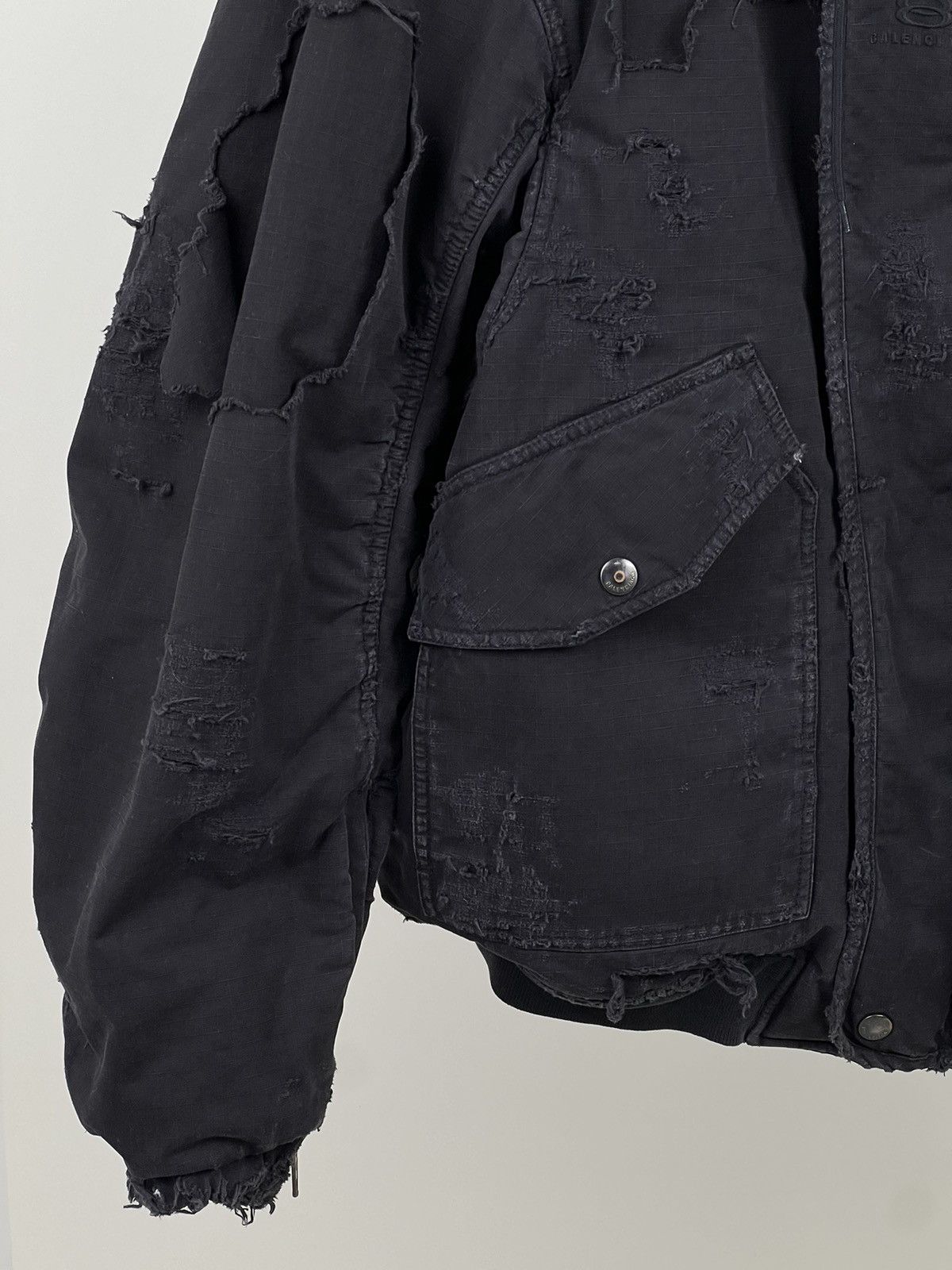 Balenciaga Destroyed bomber jacket size 2 Size US M / EU 48-50 / 2 - 4 Thumbnail