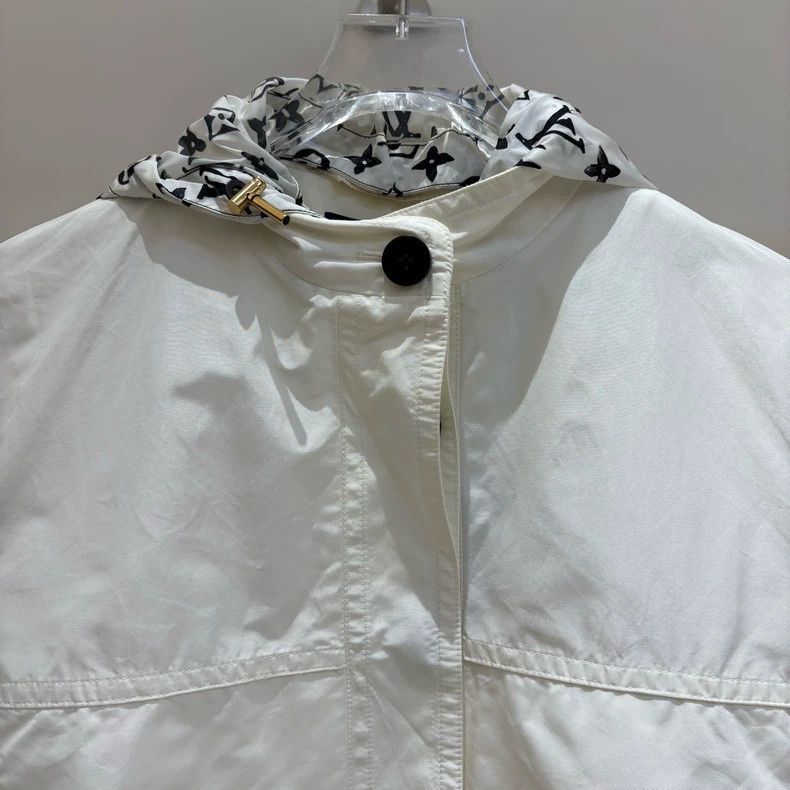 Louis Vuitton Louis Vuitton White tunic print parka coat Size XS / US 0-2 / IT 36-38 - 3 Thumbnail