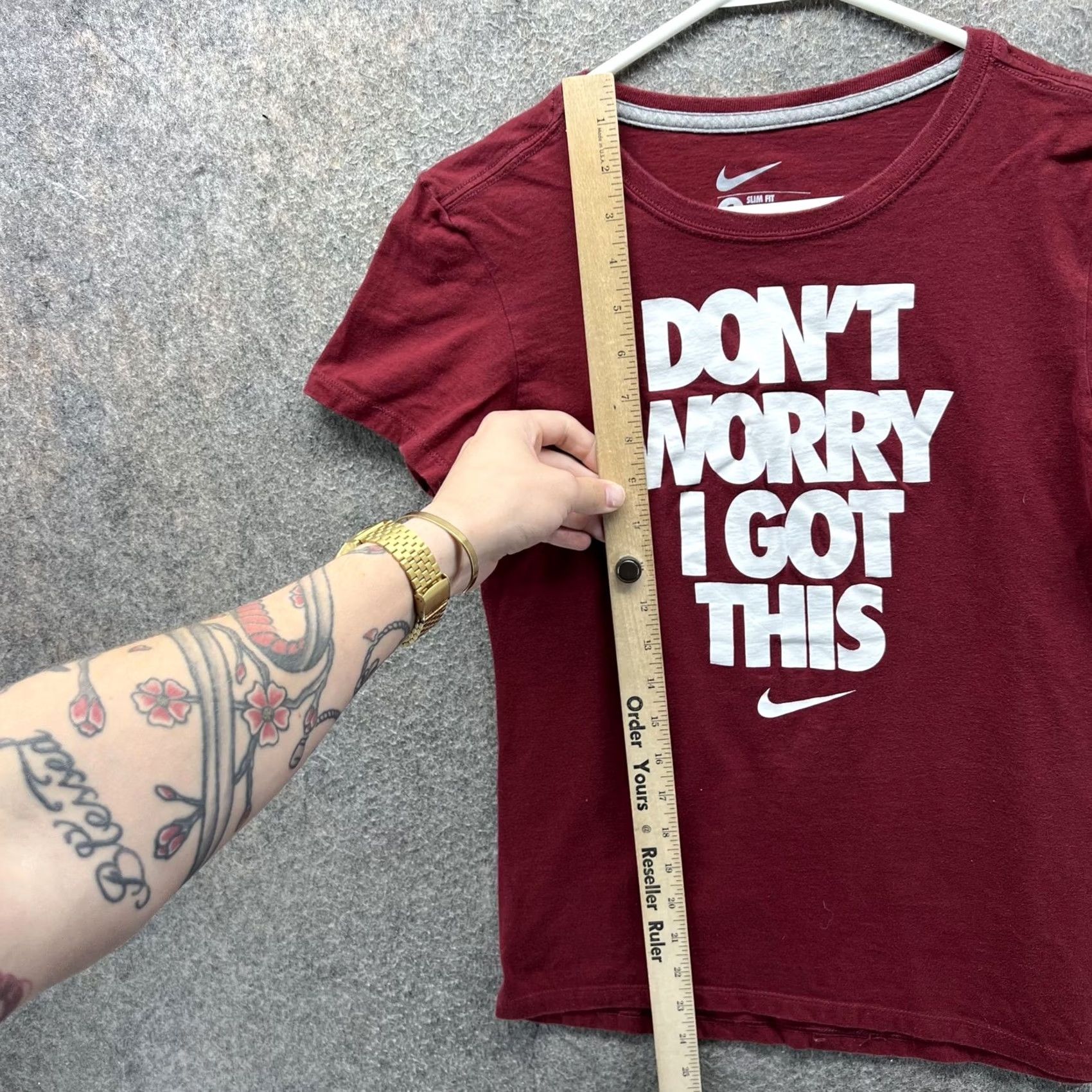 Nike Nike Shirt Womens Small Red Slim Fit Dont Worry I Got This Graphic Swoosh Tee Size S / US 4 / IT 40 - 6 Thumbnail