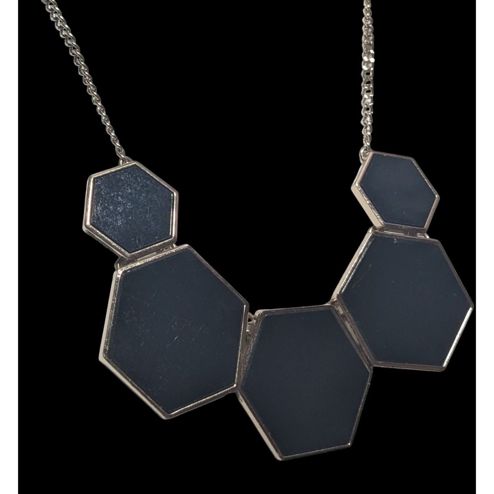 Express Express Black And Gold Geometric Bib Necklace Size ONE SIZE - 4 Thumbnail