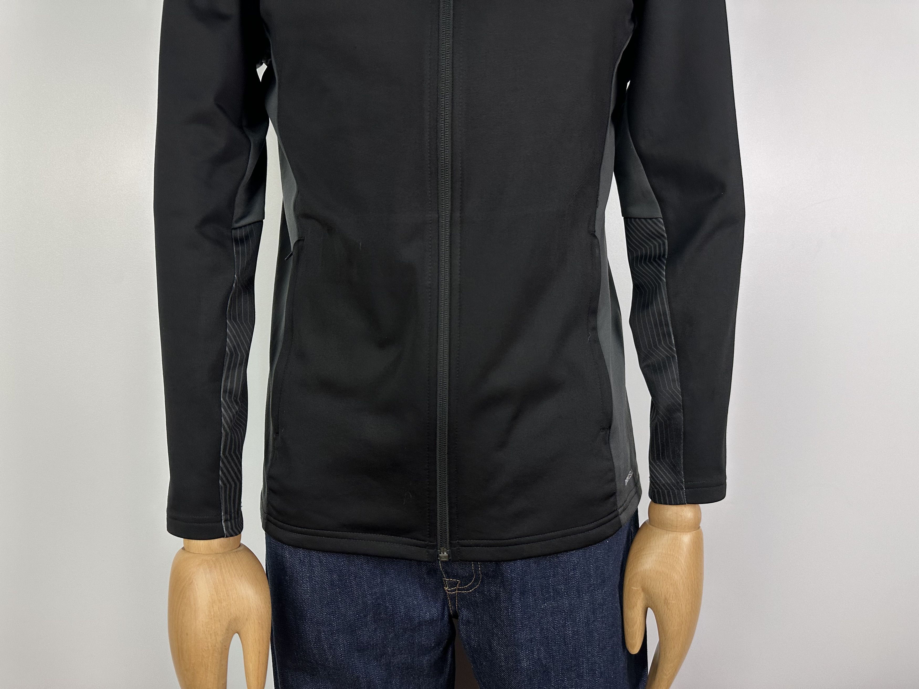 Puma BLACKPOOL FC TRAINING FOOTBALL TRACK TOP JACKET LONG SLEEVE Size US M / EU 48-50 / 2 - 6 Thumbnail