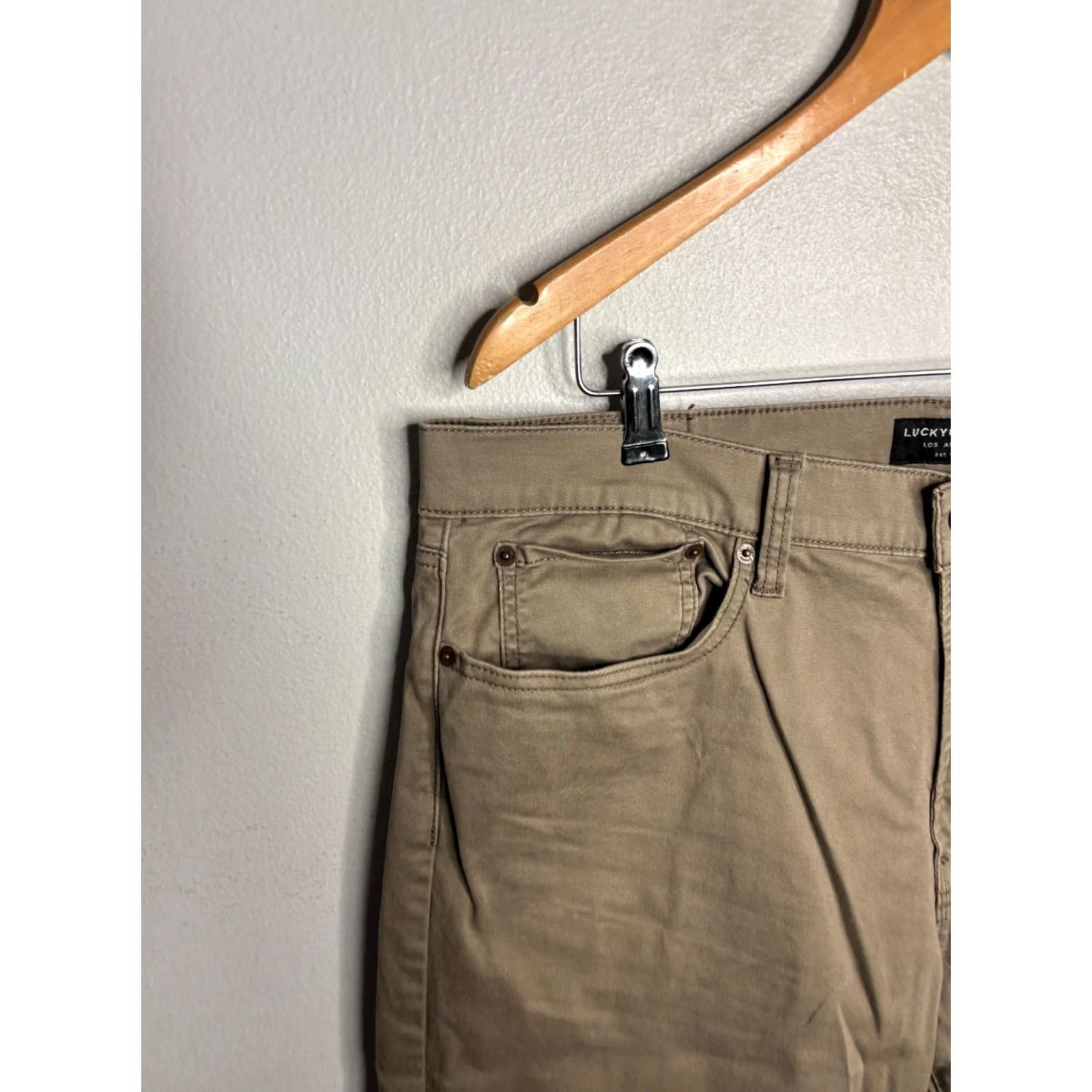 Lucky Brand Lucky Brand Chino Pants Mens 31x30 Khaki Slim Straight Stretch 5 Pocket Beige Flat Front Casual Size US 36 / EU 52 - 2 Thumbnail