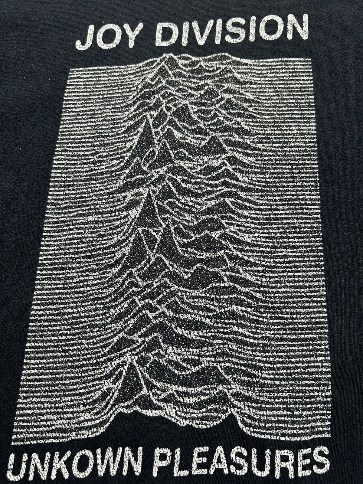 Band Tees Vintage Y2K Joy Division Unknown Pleasures T-Shirt Size US L / EU 52-54 / 3 - 6 Thumbnail