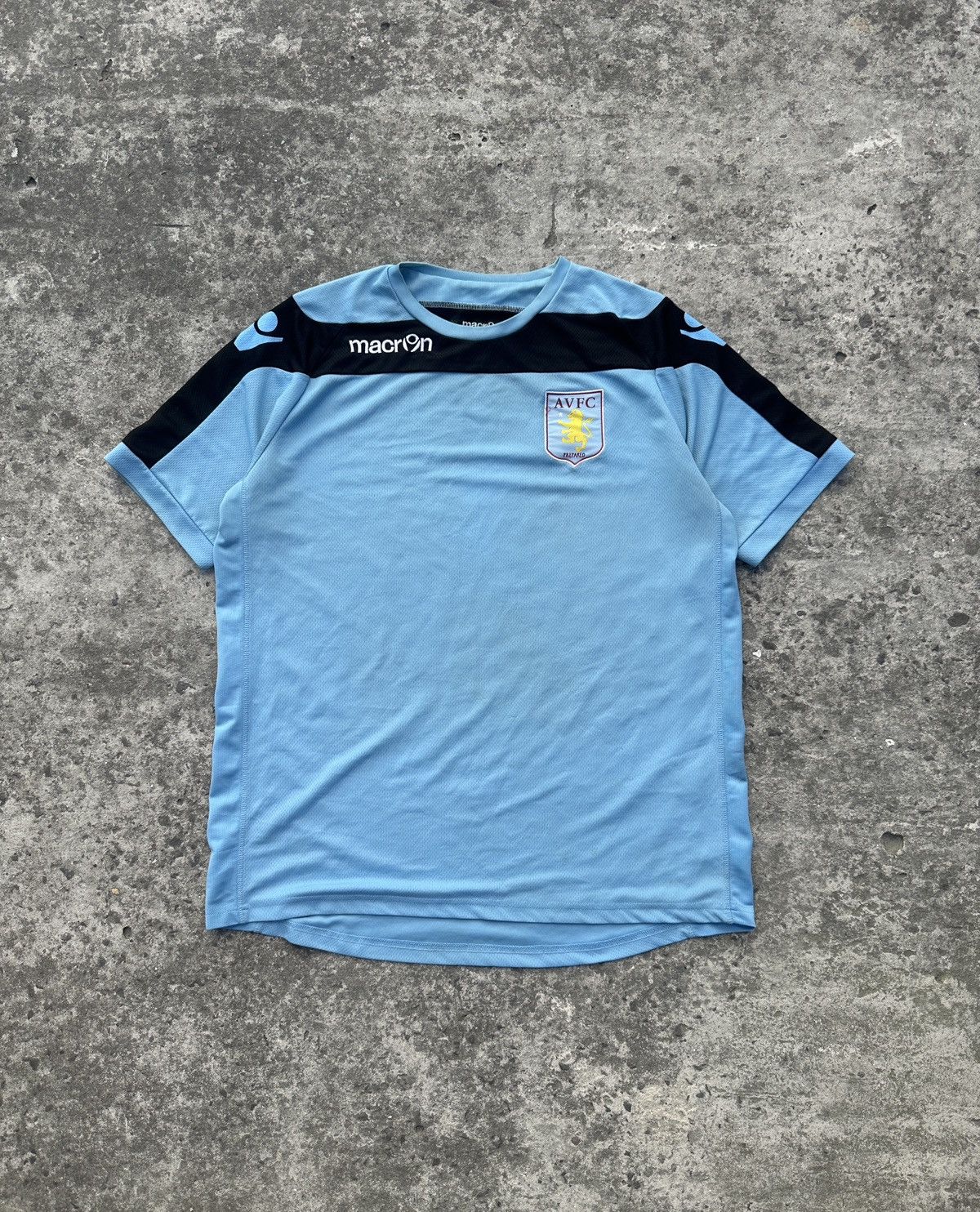 Macron Macron Aston Villa Soccer Jersey Blokecore Style VTg XL Rare Size US XL / EU 56 / 4 - 1 Thumbnail