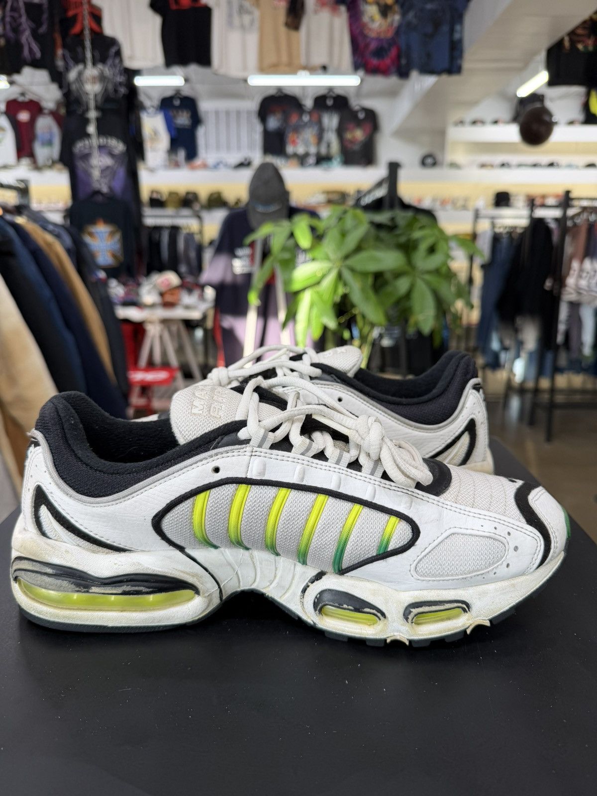 Nike Nike Air Max Tailwind 4 White Volt Black Size 10 (2019) Size US 10 / EU 43 - 3 Thumbnail