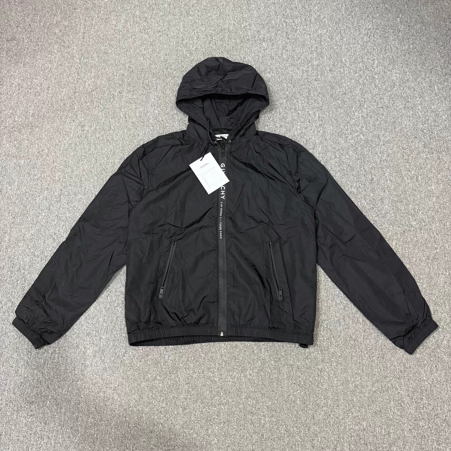 Givenchy Givenchy black chest zipper logo nylon jacket 52 new Size US L / EU 52-54 / 3 - 1 Thumbnail